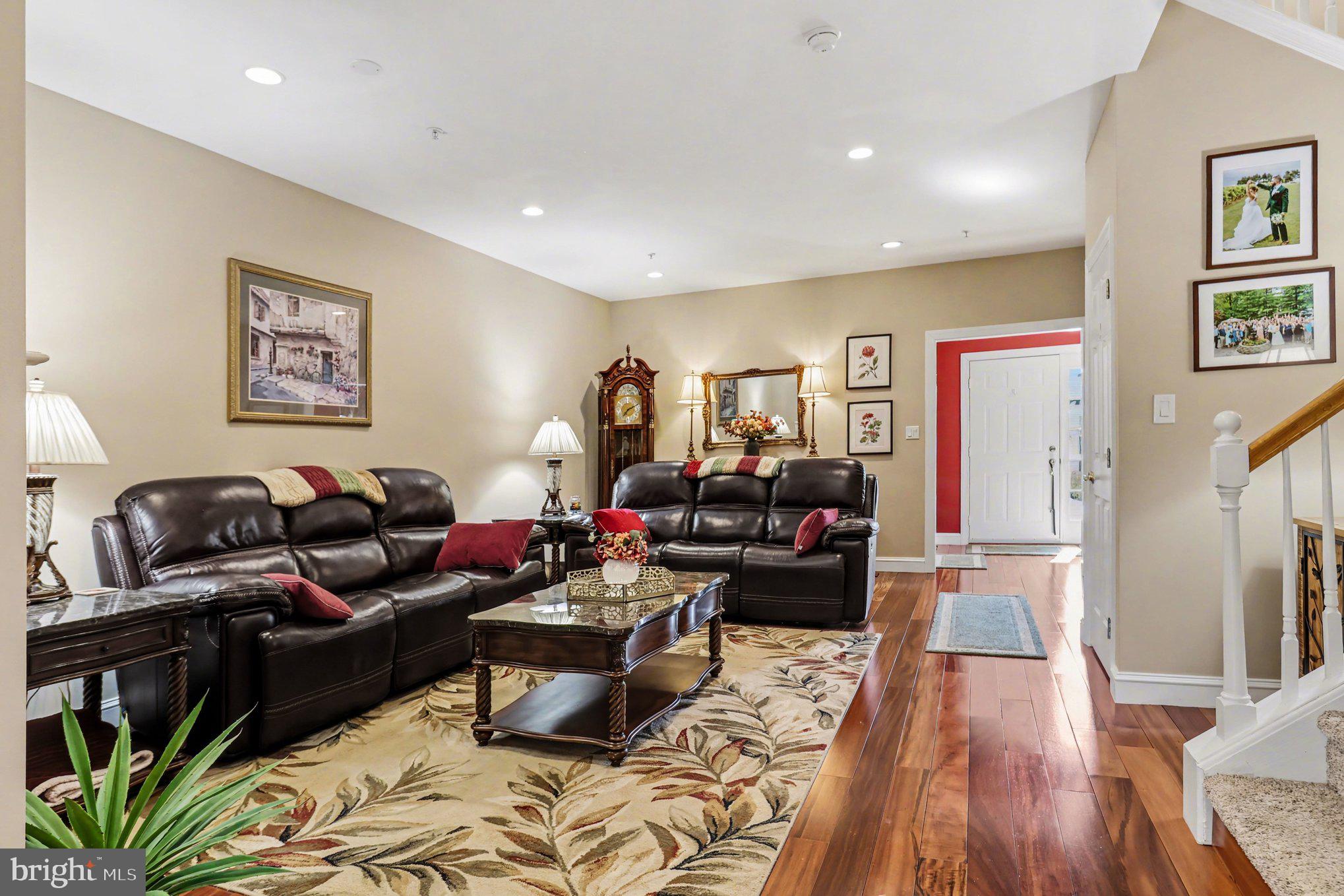 OAKWOOD AT PLYMOUT - Residential