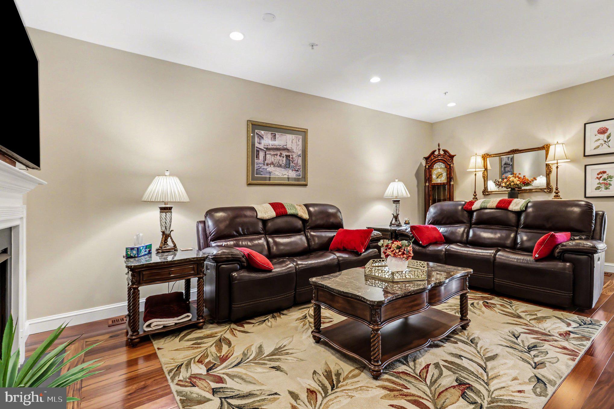 OAKWOOD AT PLYMOUT - Residential