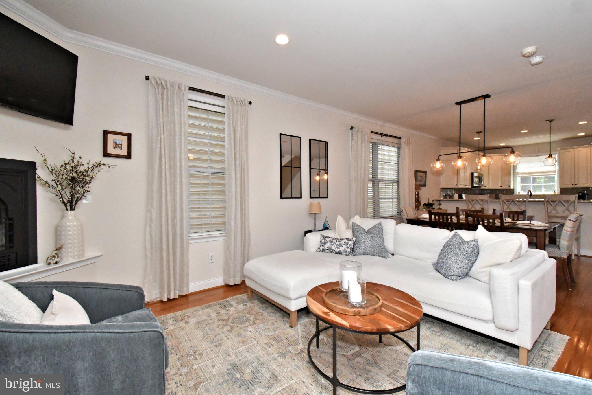 313 W 3RD AVENUE