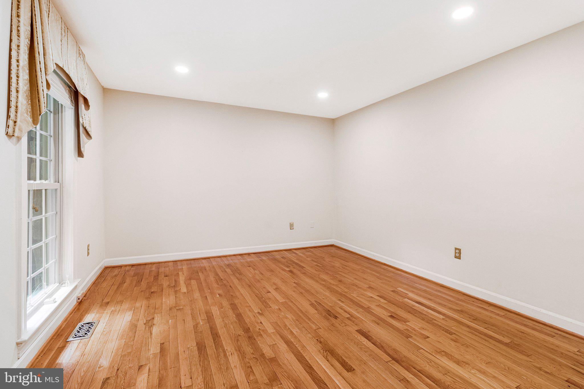 MAZZA WOODS - Residential