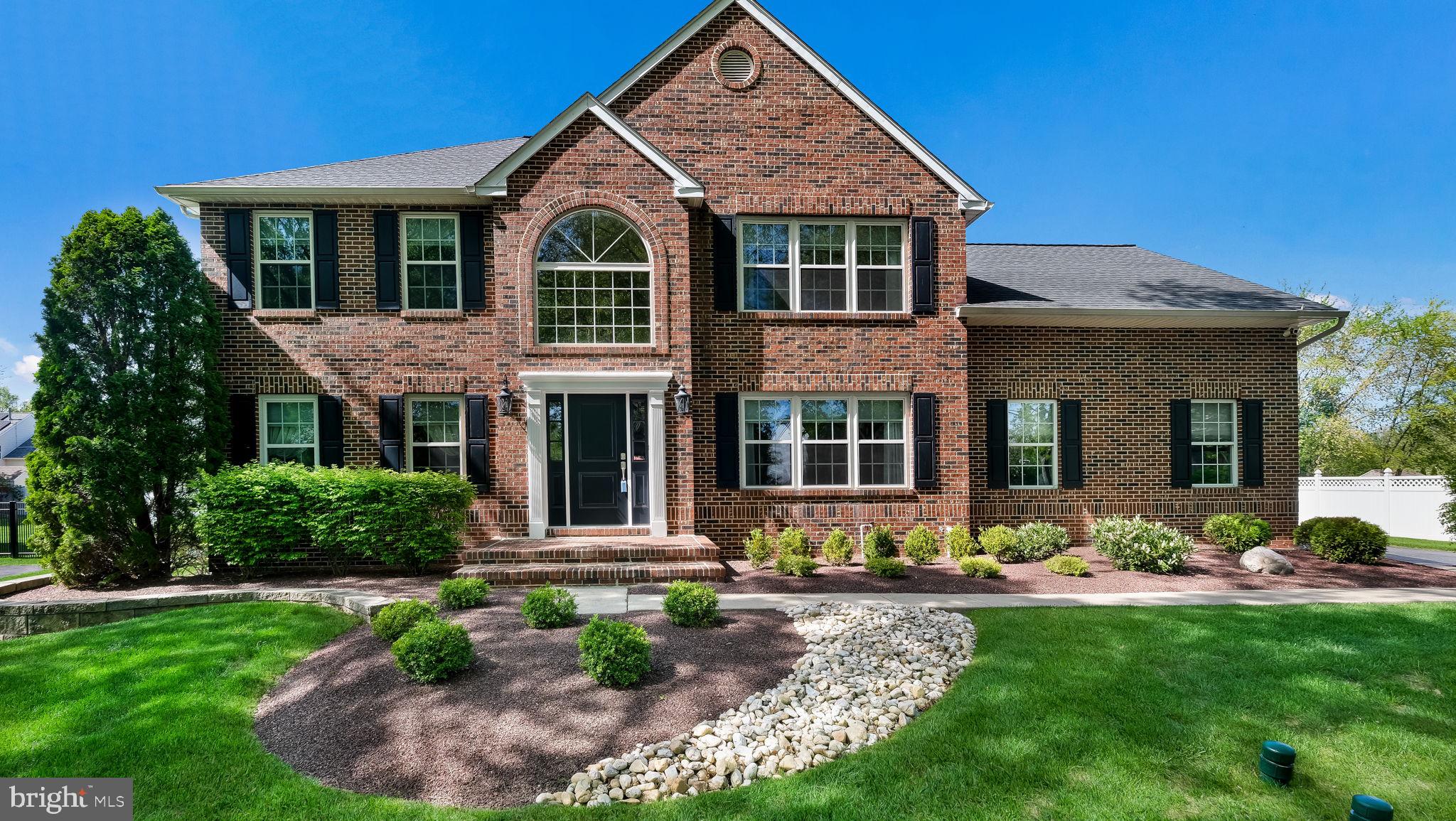 435 HIDDEN OAKS DRIVE