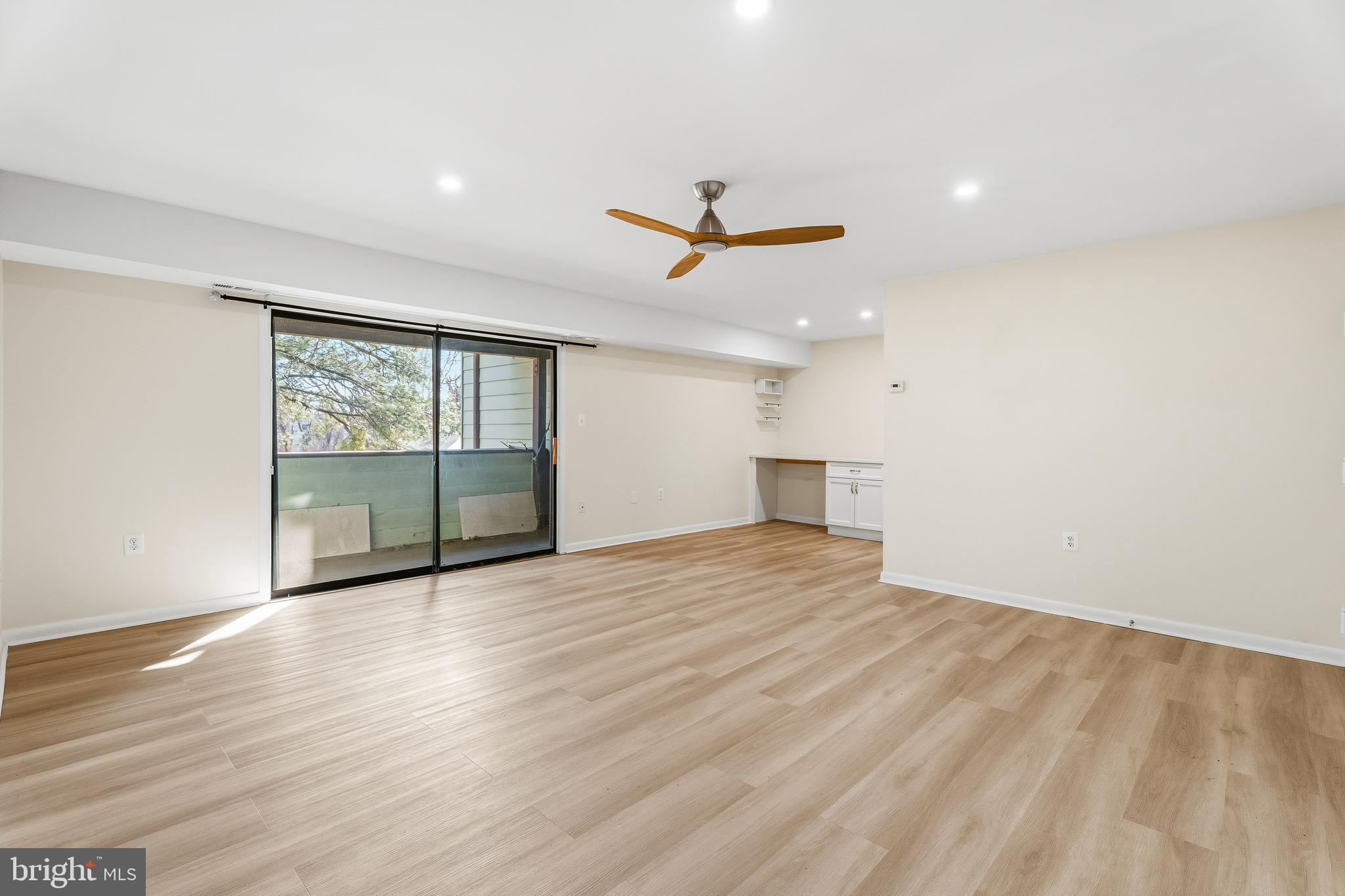 1809 SNOW MEADOW LANE 102