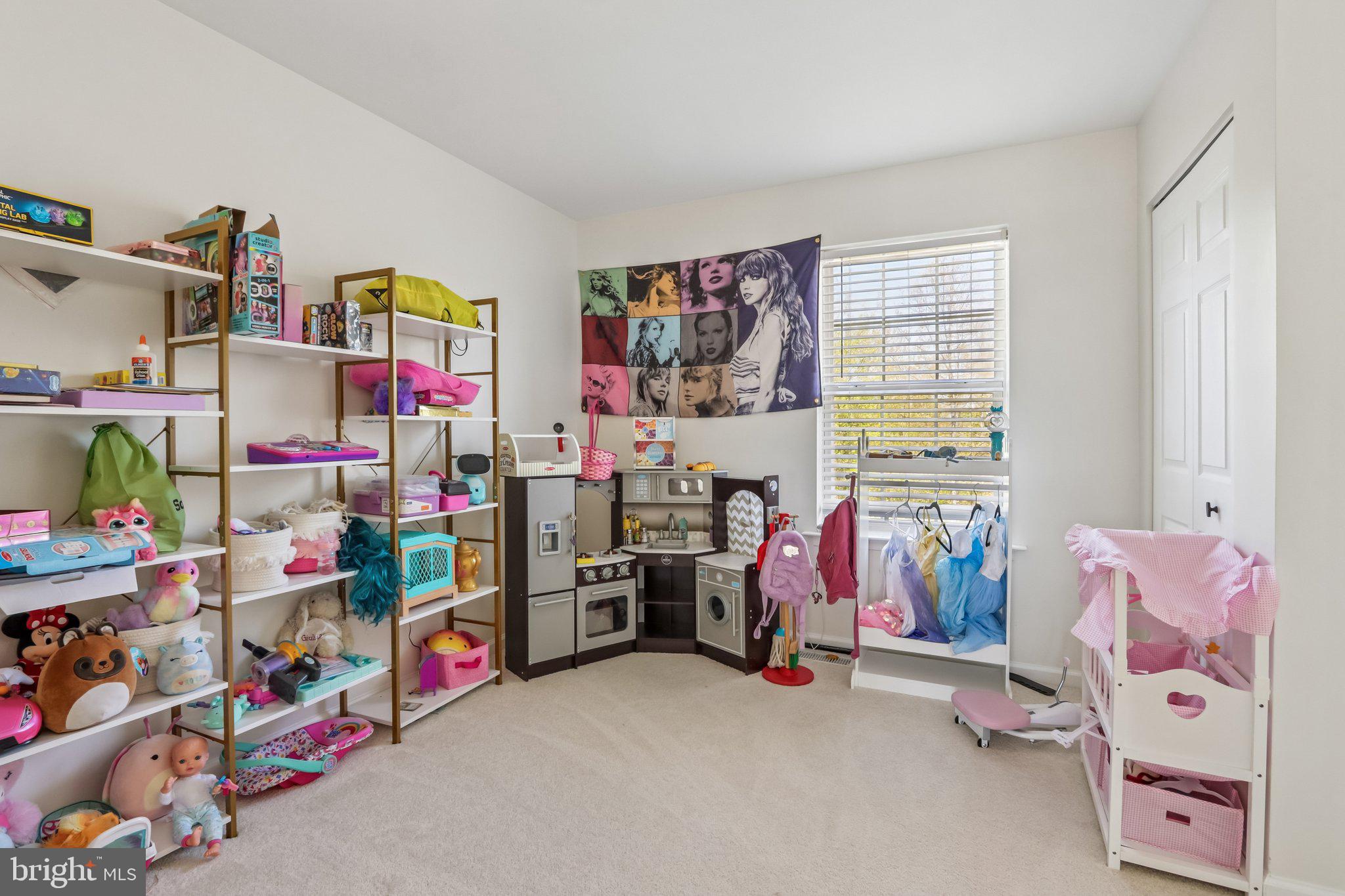 ESTATES OF WARWICK - Residential