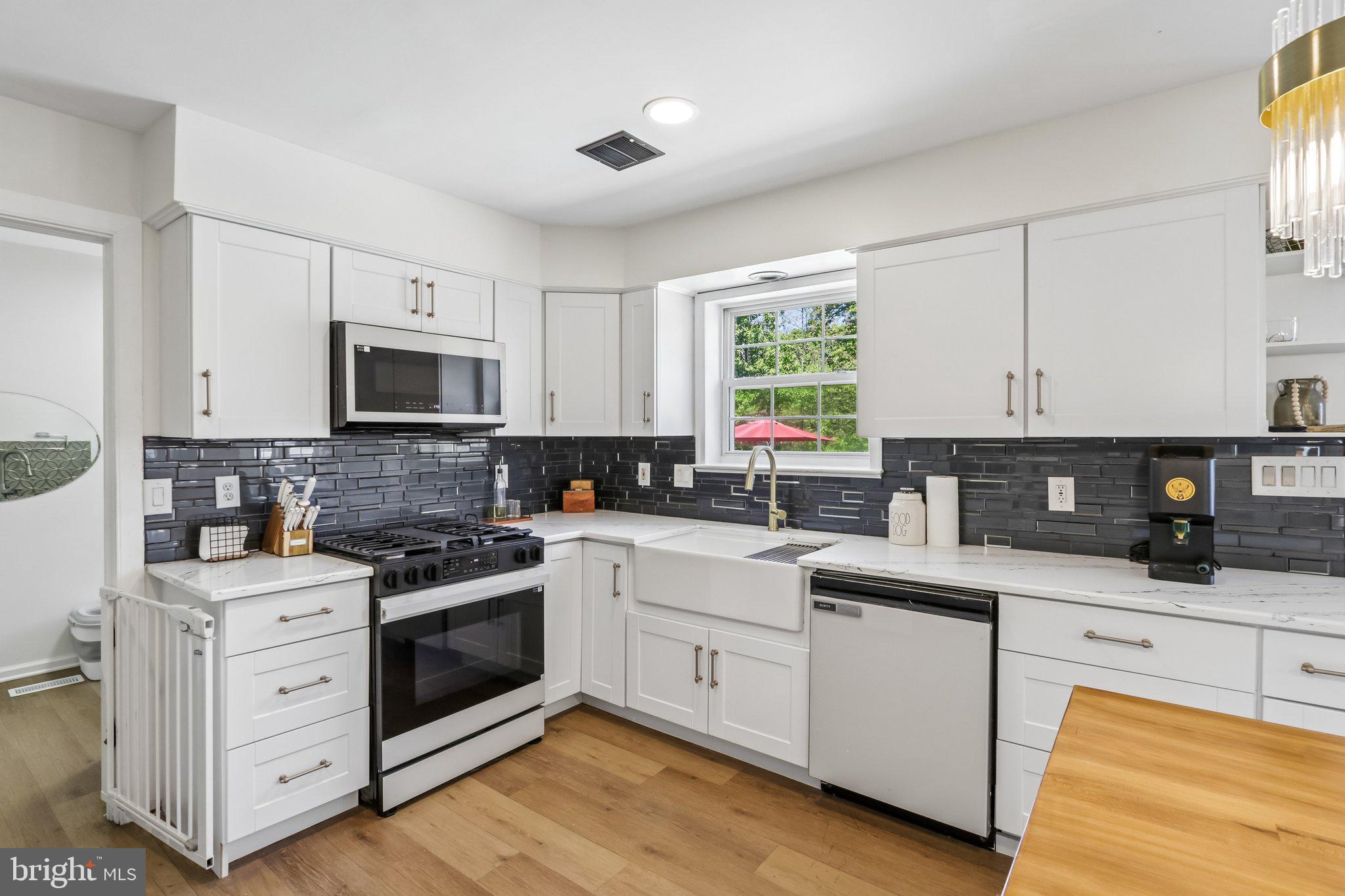 ESTATES OF WARWICK - Residential