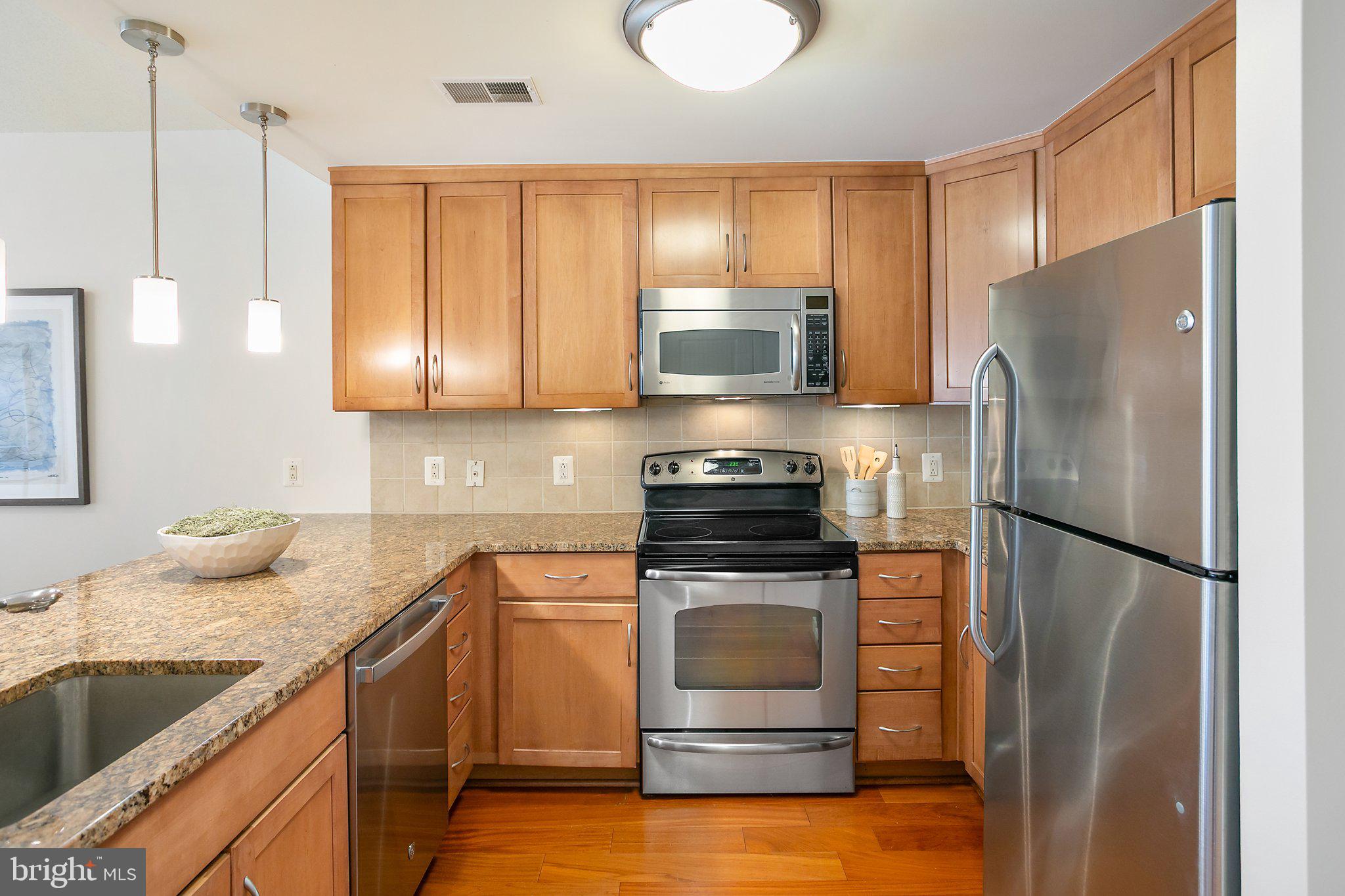 888 N QUINCY STREET 1203