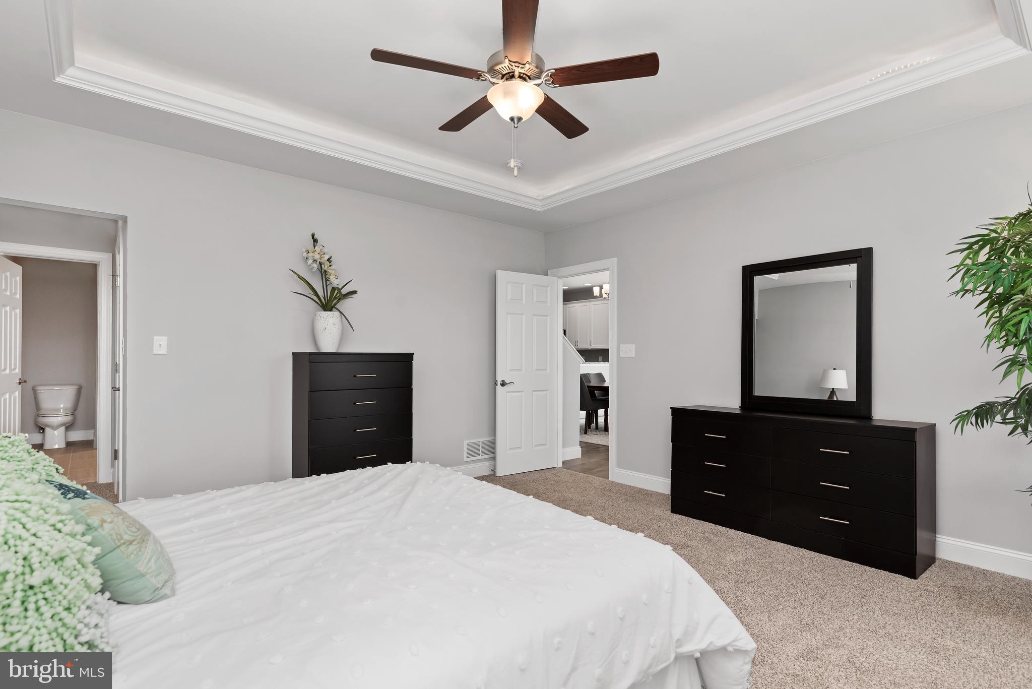 AUTUMN CHASE - Residential