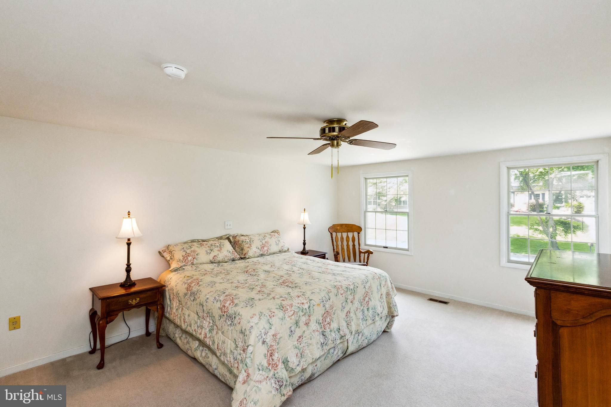 BAY HILLS - Residential