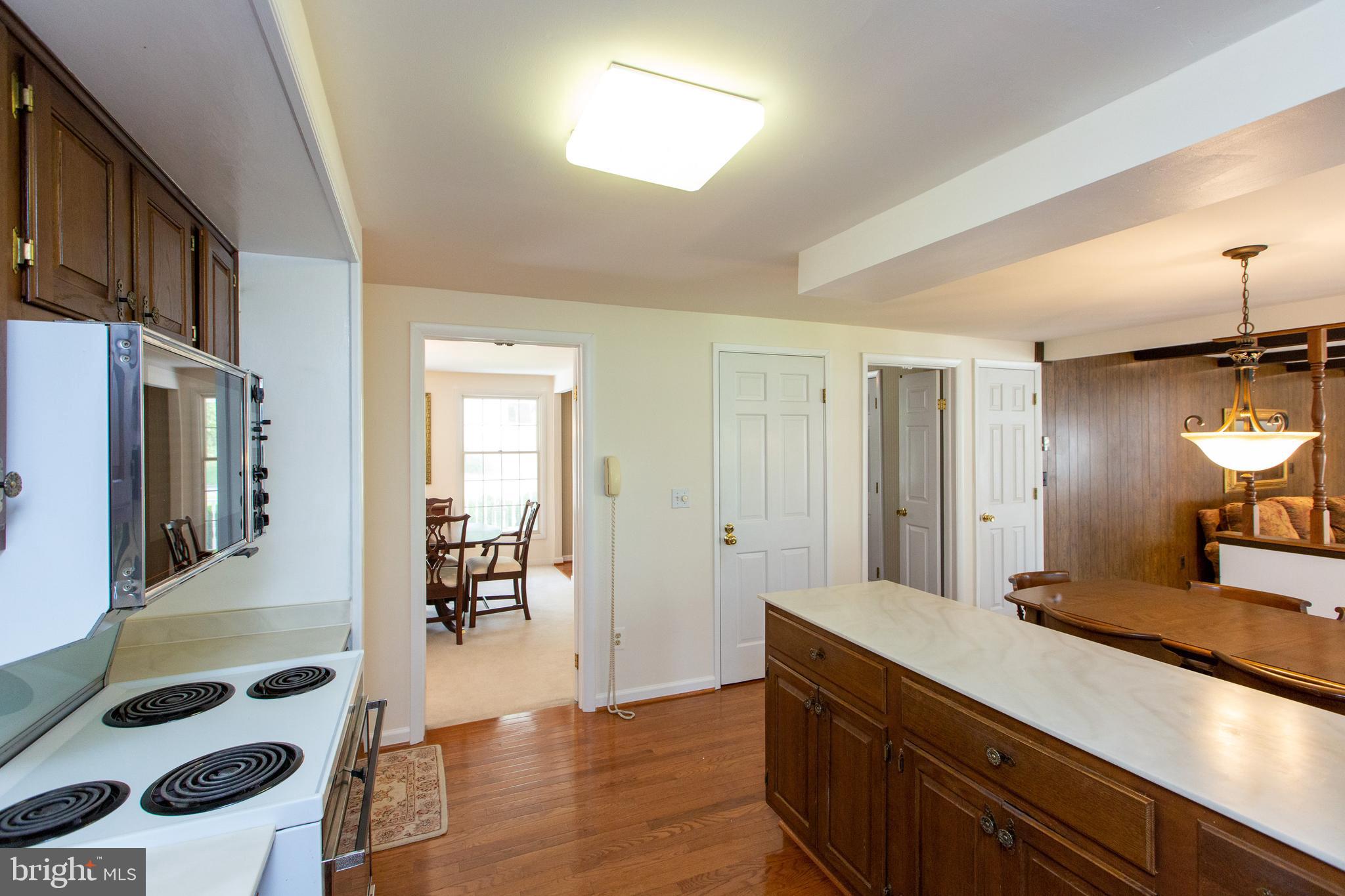 BAY HILLS - Residential