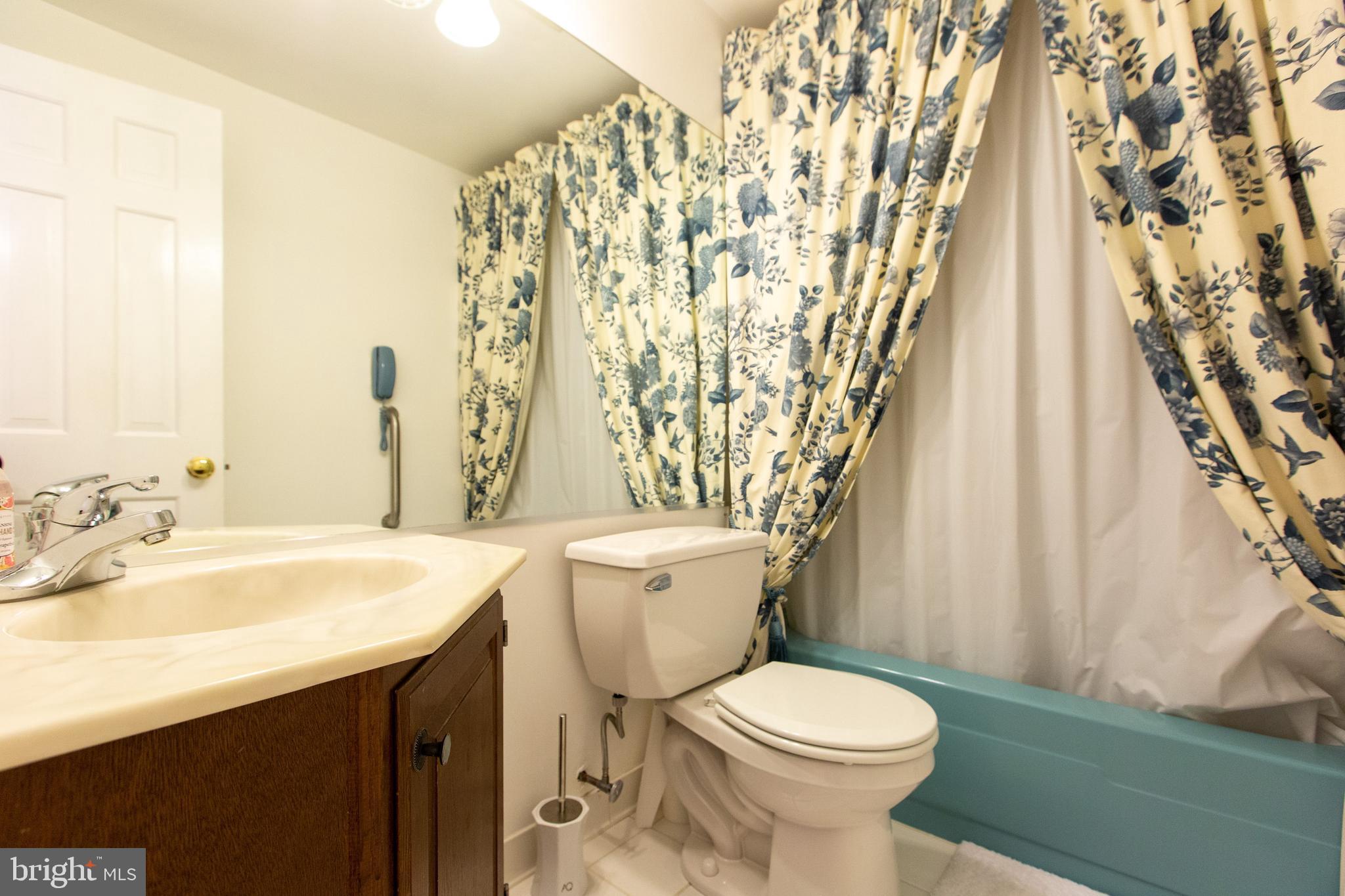 BAY HILLS - Residential