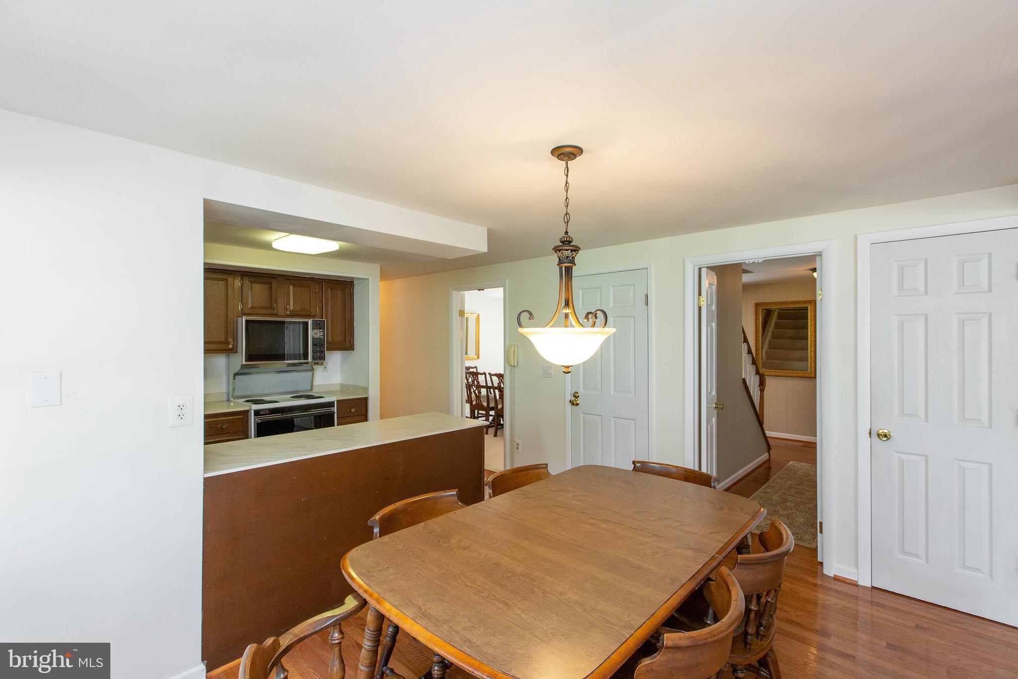 BAY HILLS - Residential