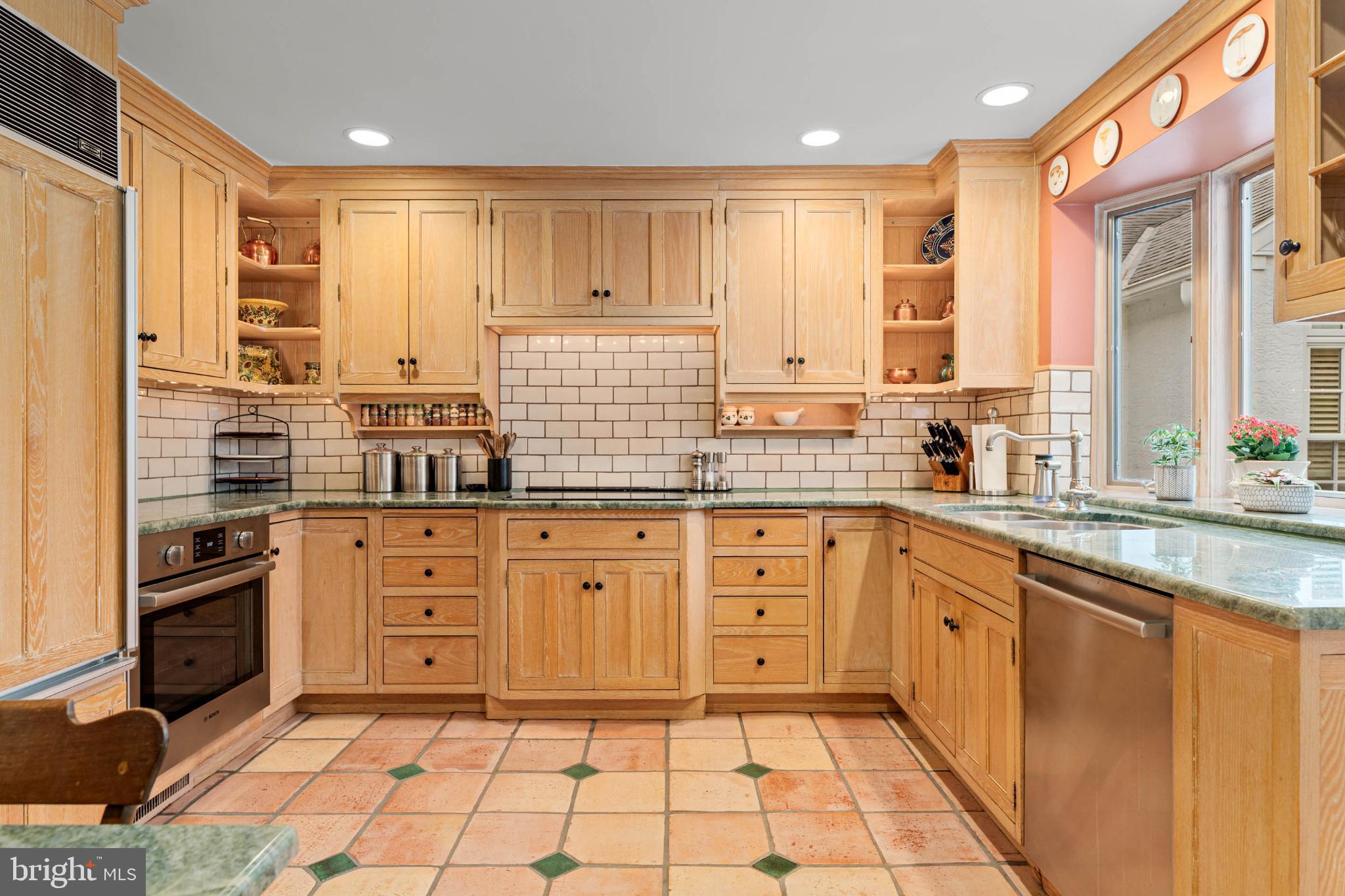 RADNOR HUNT - Residential