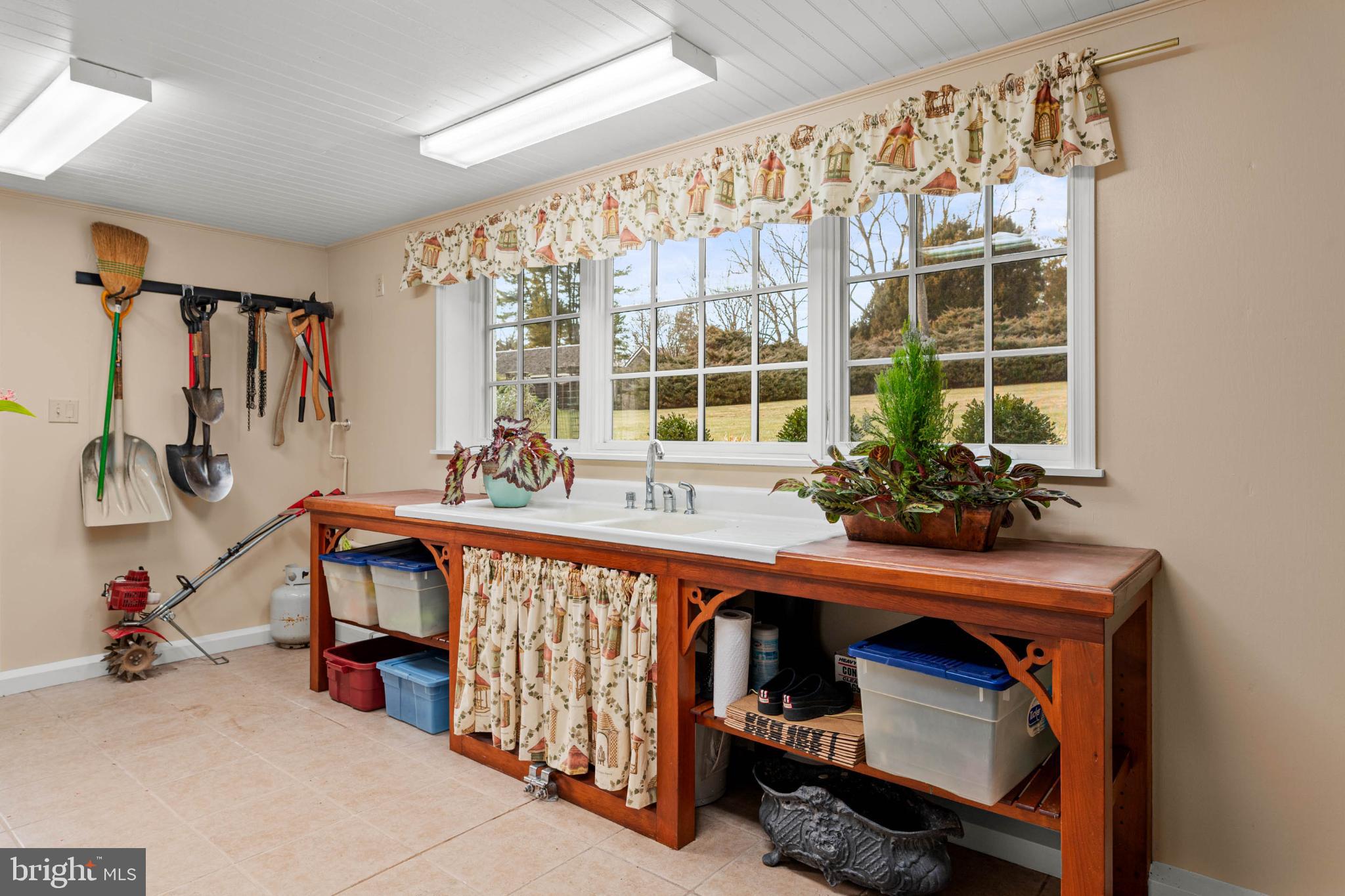 RADNOR HUNT - Residential