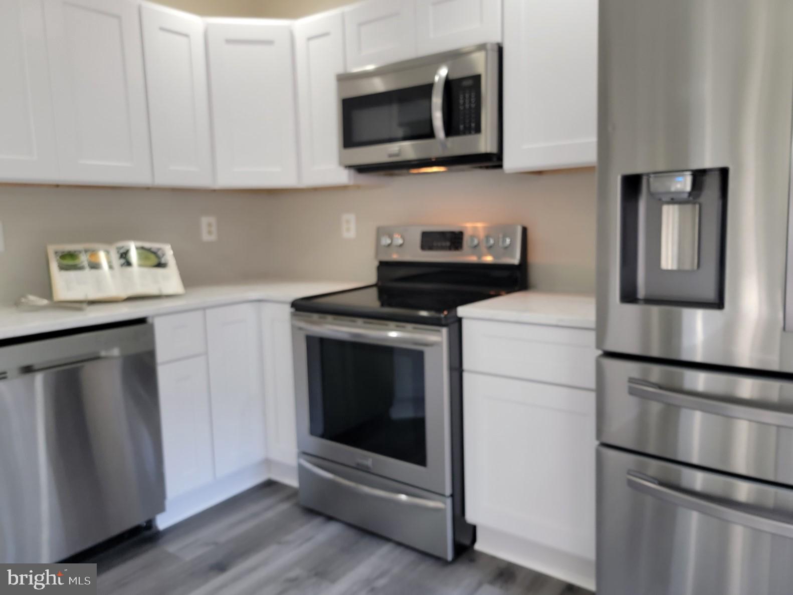 WELLINGTON/CLOVERHILL - Residential