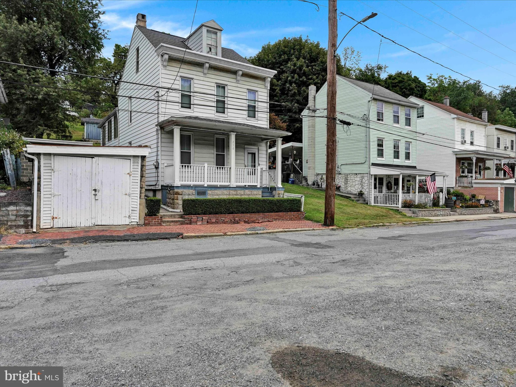 Pottsville, Pennsylvania 17901, United States, 3 Bedrooms Bedrooms, ,1 BathroomBathrooms,Residential,Pending,191714