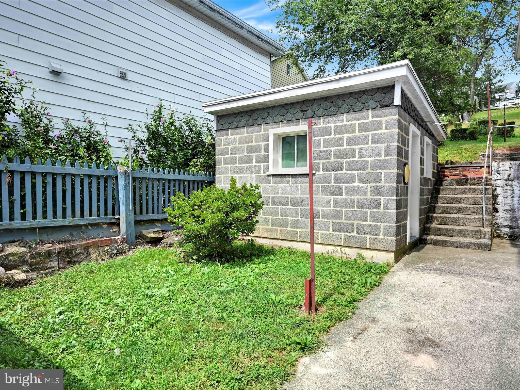 Pottsville, Pennsylvania 17901, United States, 3 Bedrooms Bedrooms, ,1 BathroomBathrooms,Residential,Pending,191714