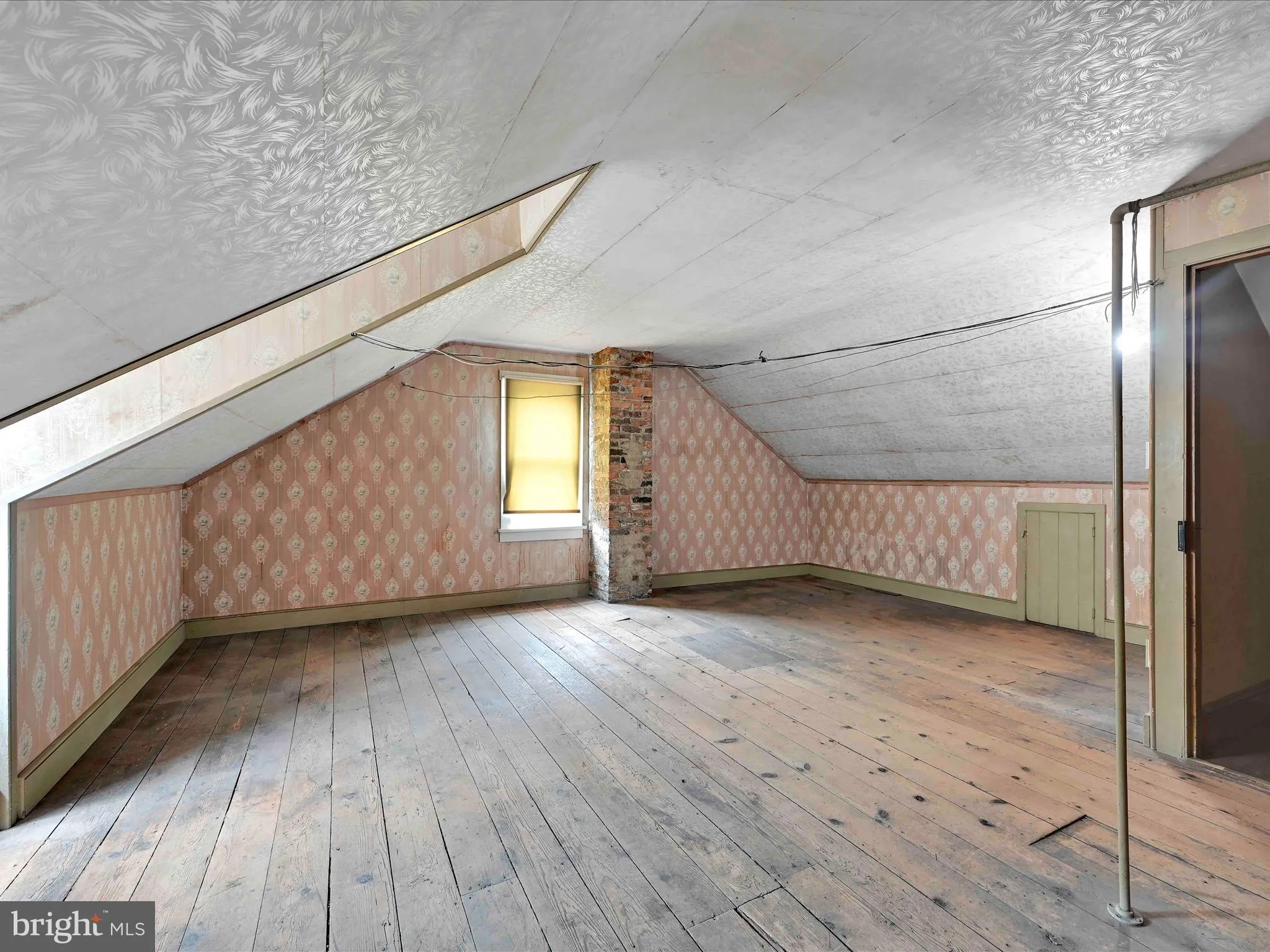 Pottsville, Pennsylvania 17901, United States, 3 Bedrooms Bedrooms, ,1 BathroomBathrooms,Residential,Pending,191714