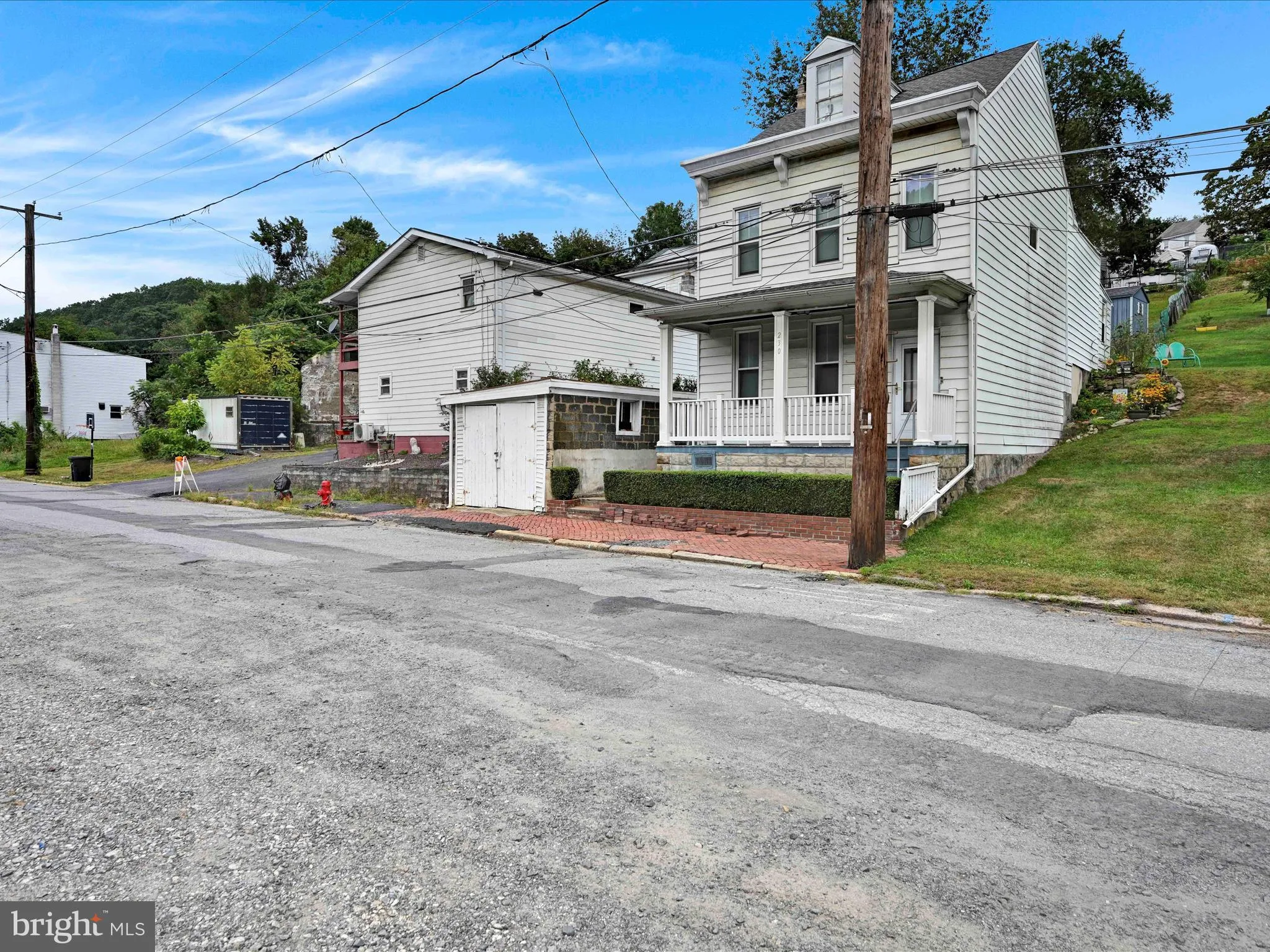 Pottsville, Pennsylvania 17901, United States, 3 Bedrooms Bedrooms, ,1 BathroomBathrooms,Residential,Pending,191714