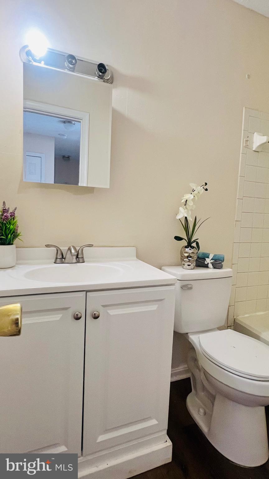 ASH HOLLOW ESTATES - Residential