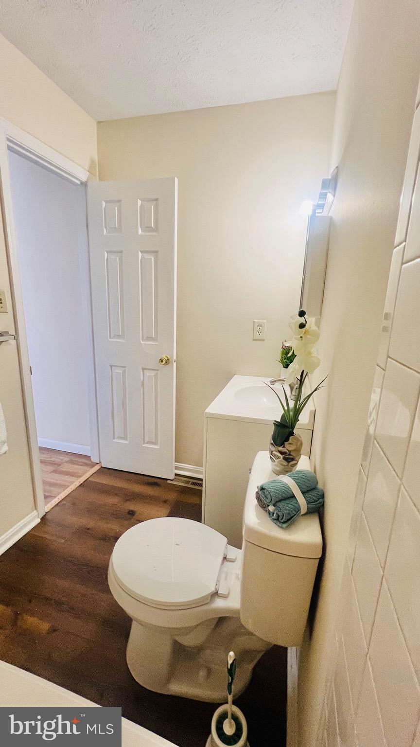 ASH HOLLOW ESTATES - Residential