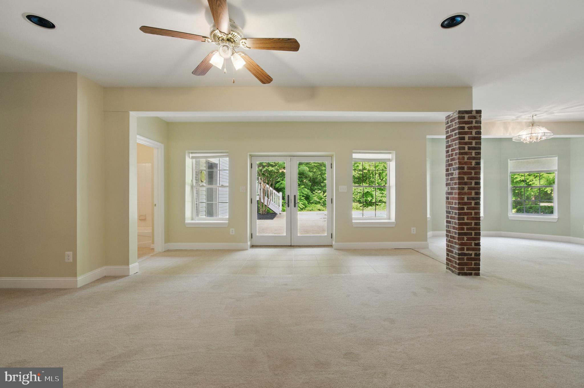 WINDSOR ESTATES - Residential