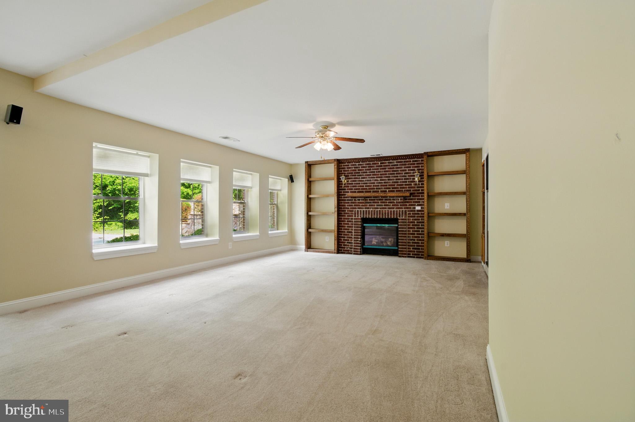 WINDSOR ESTATES - Residential