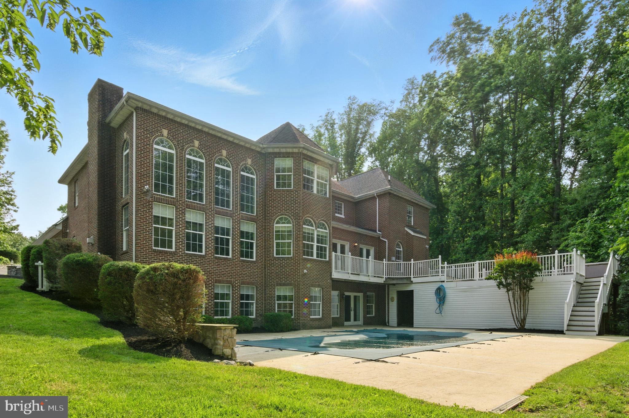 WINDSOR ESTATES - Residential