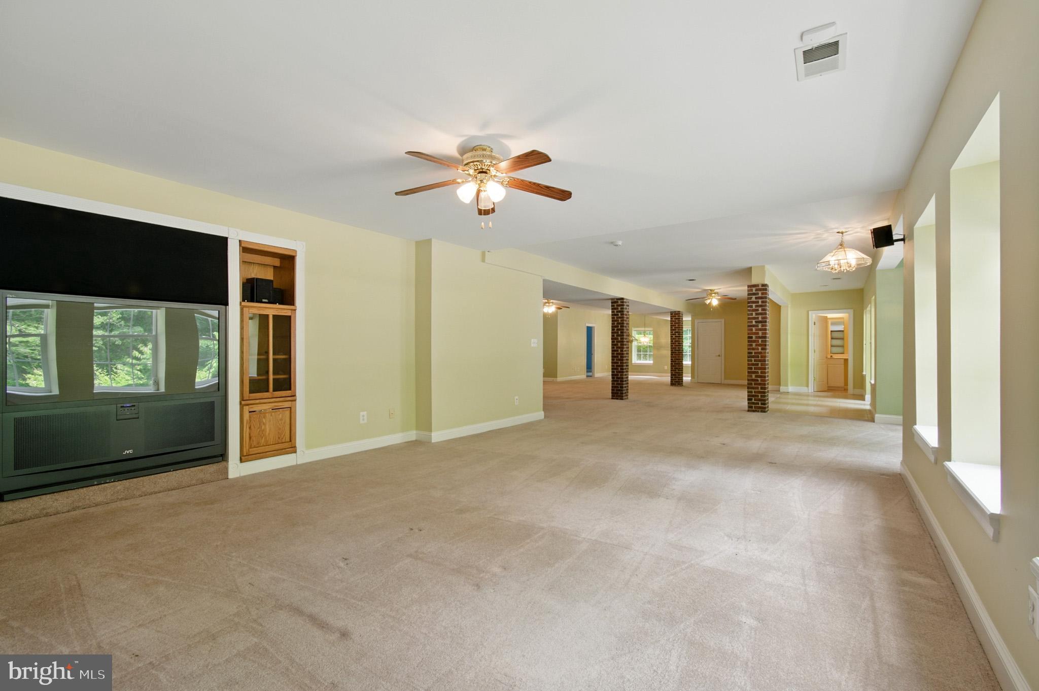 WINDSOR ESTATES - Residential