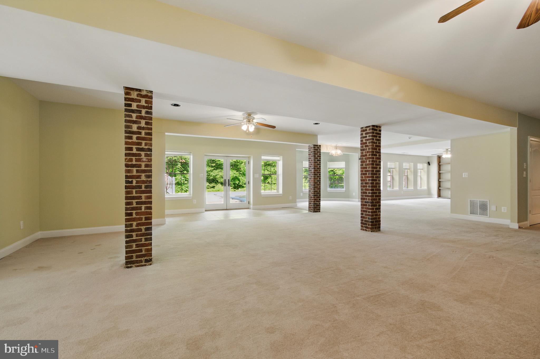 WINDSOR ESTATES - Residential