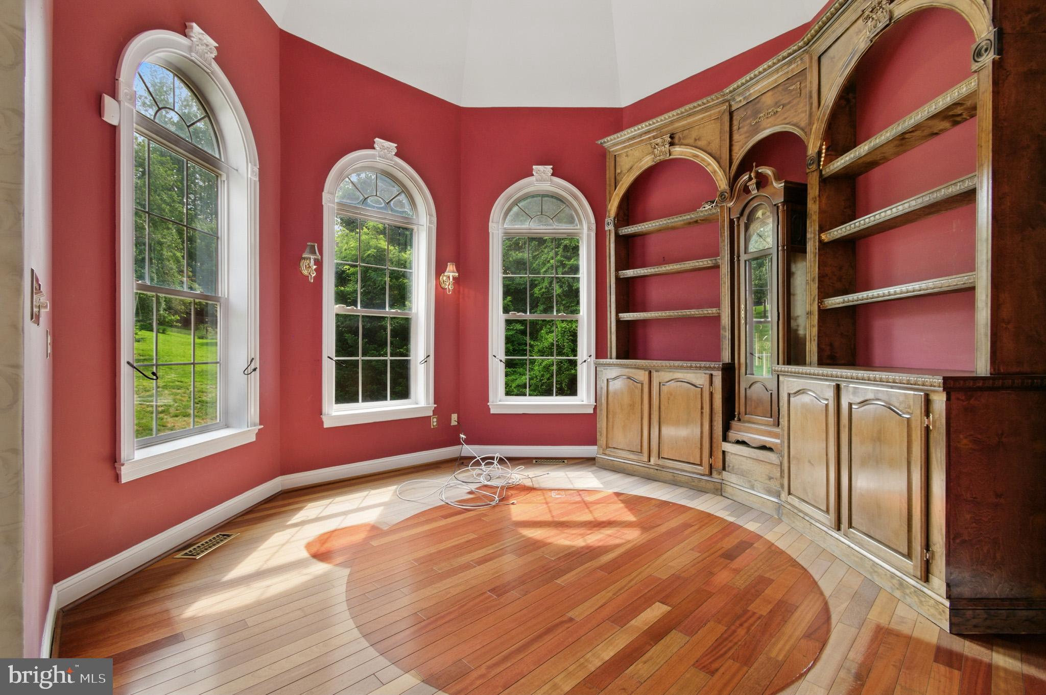 WINDSOR ESTATES - Residential