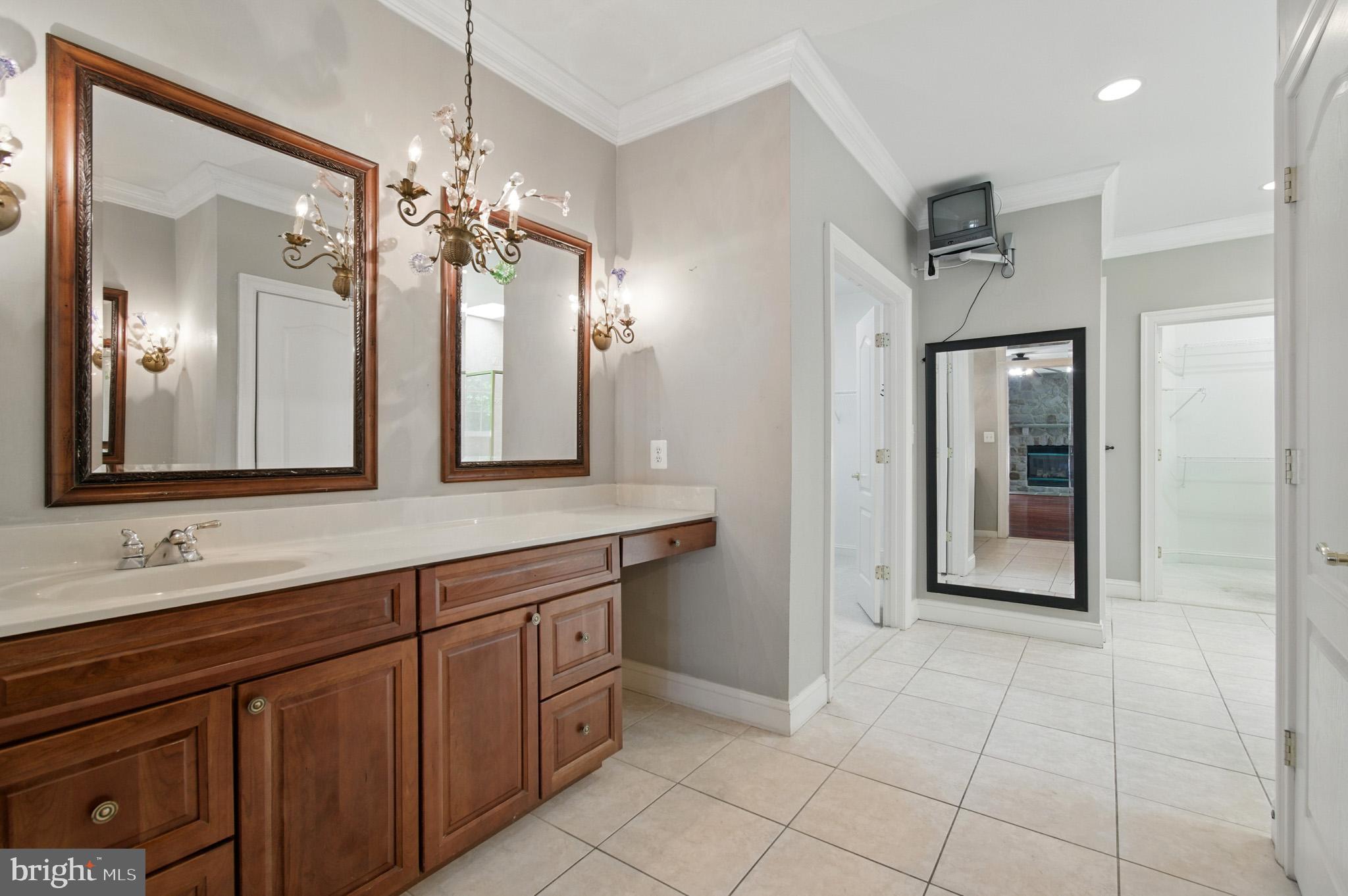 WINDSOR ESTATES - Residential