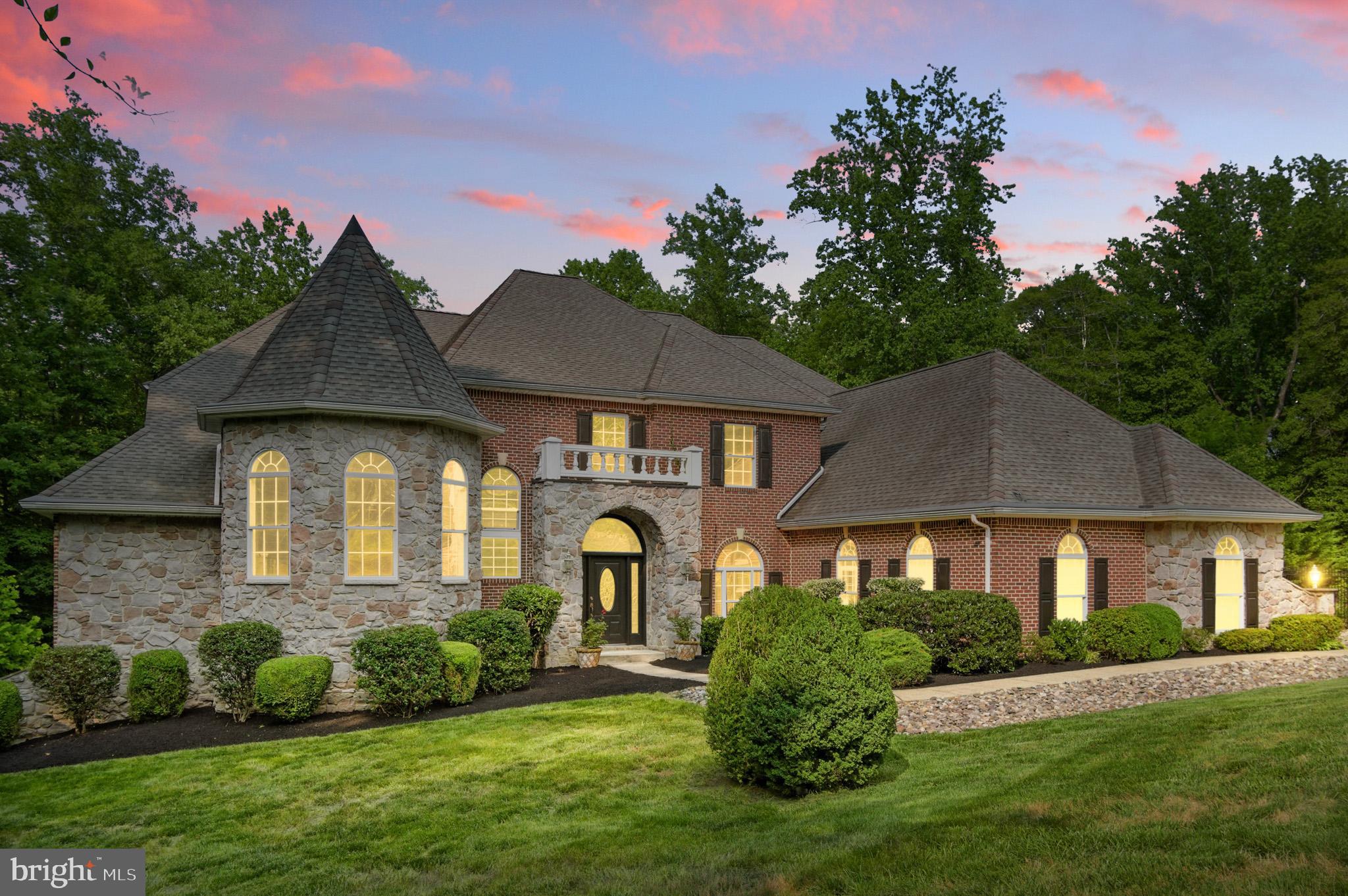 WINDSOR ESTATES - Residential