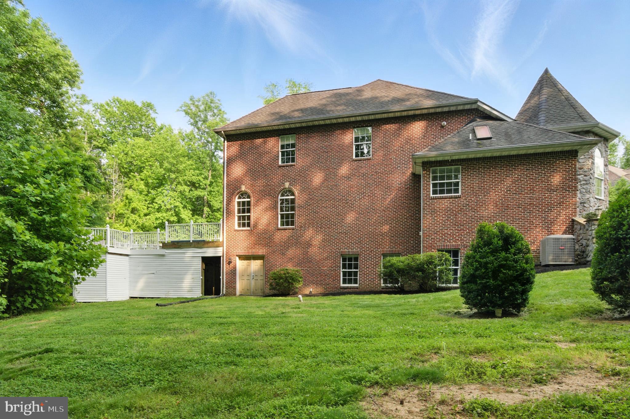 WINDSOR ESTATES - Residential