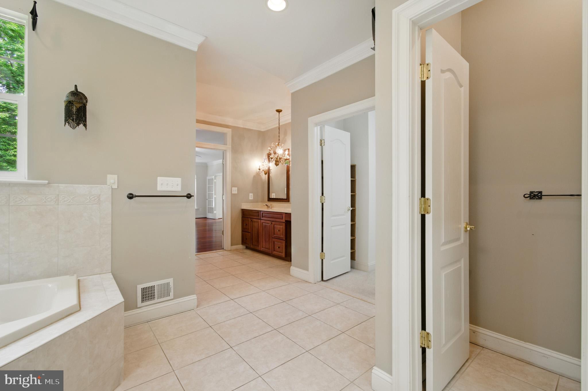 WINDSOR ESTATES - Residential