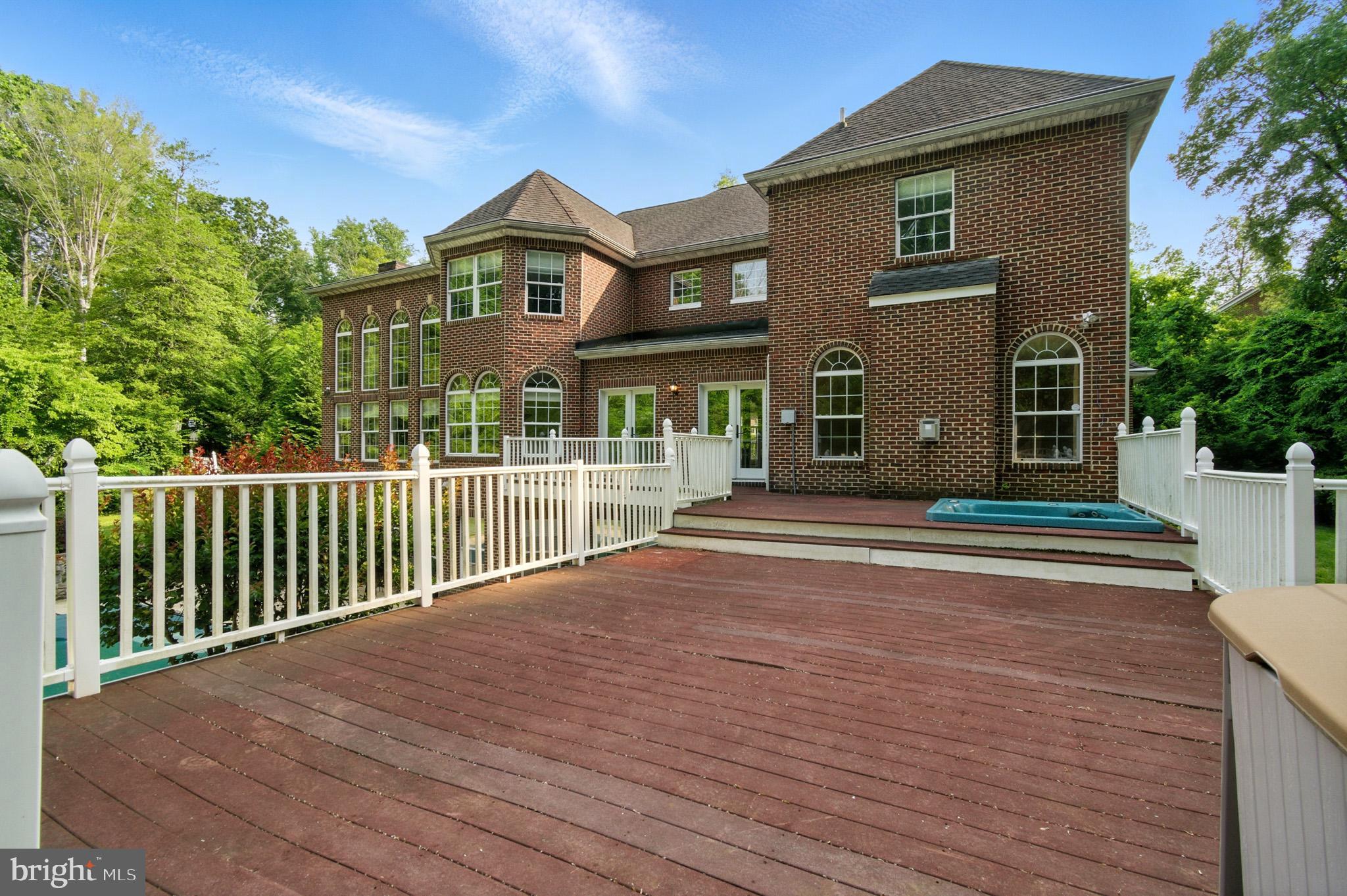 WINDSOR ESTATES - Residential