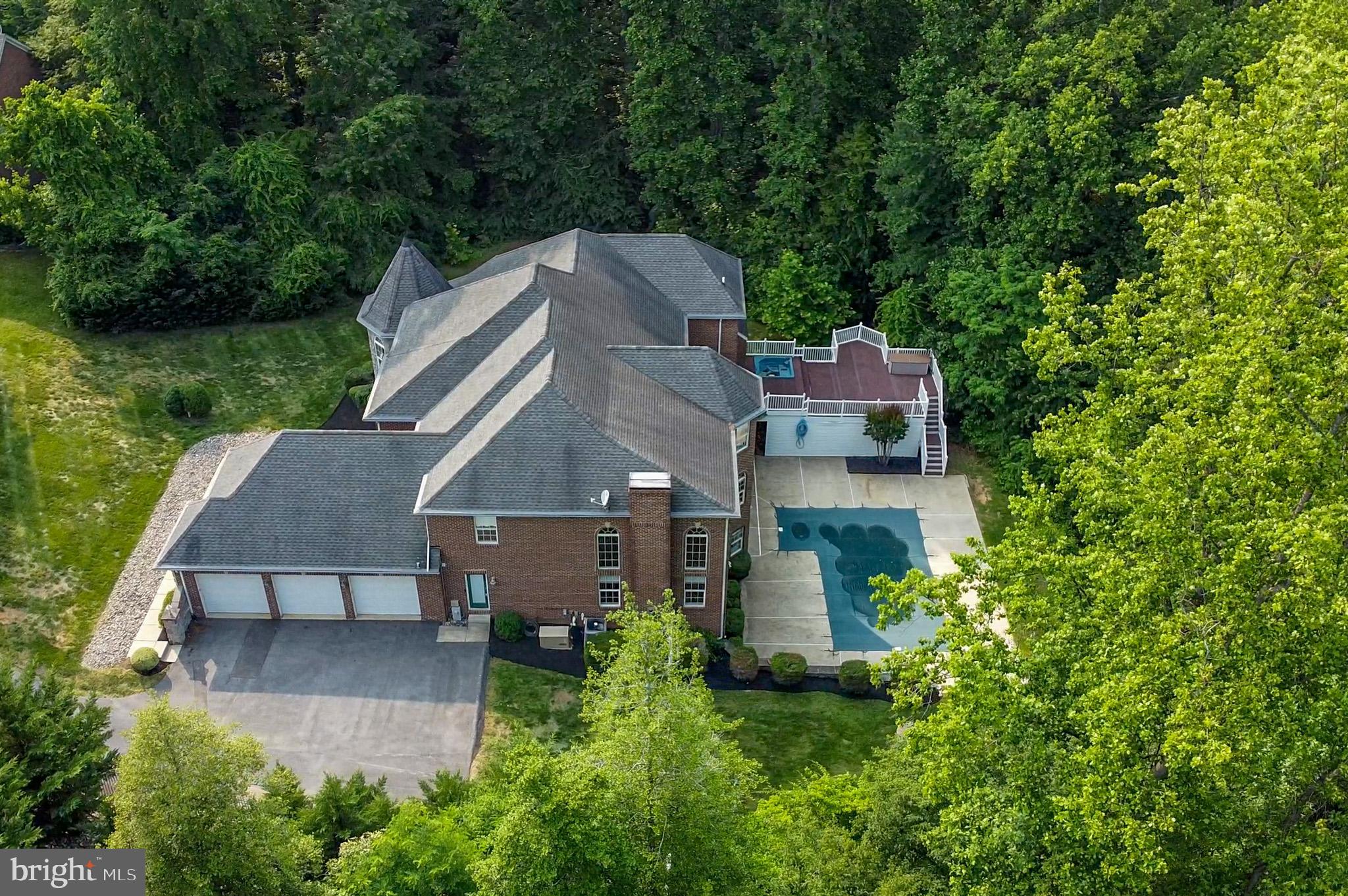 WINDSOR ESTATES - Residential