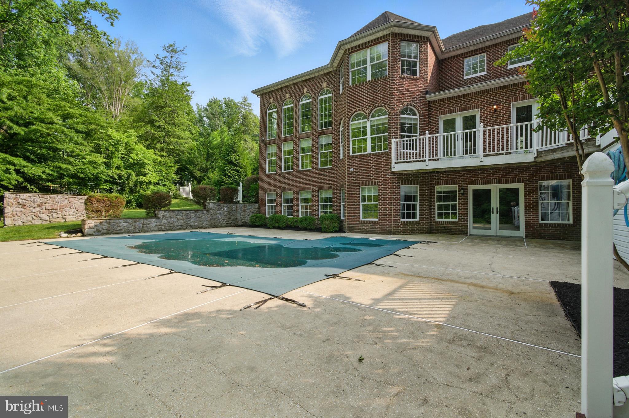 WINDSOR ESTATES - Residential