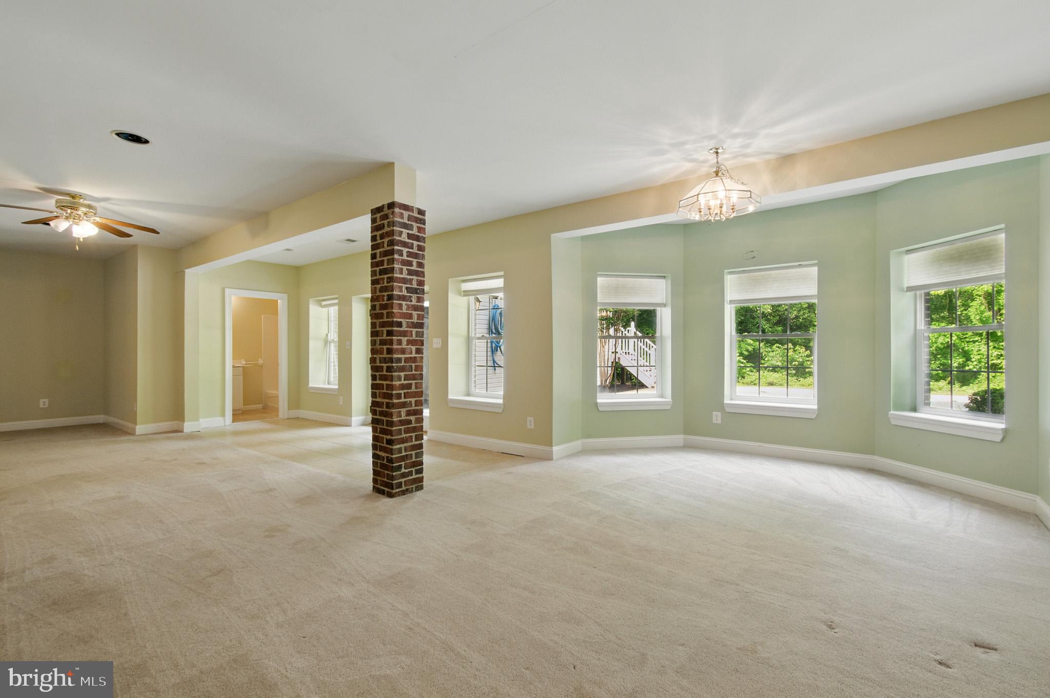 WINDSOR ESTATES - Residential