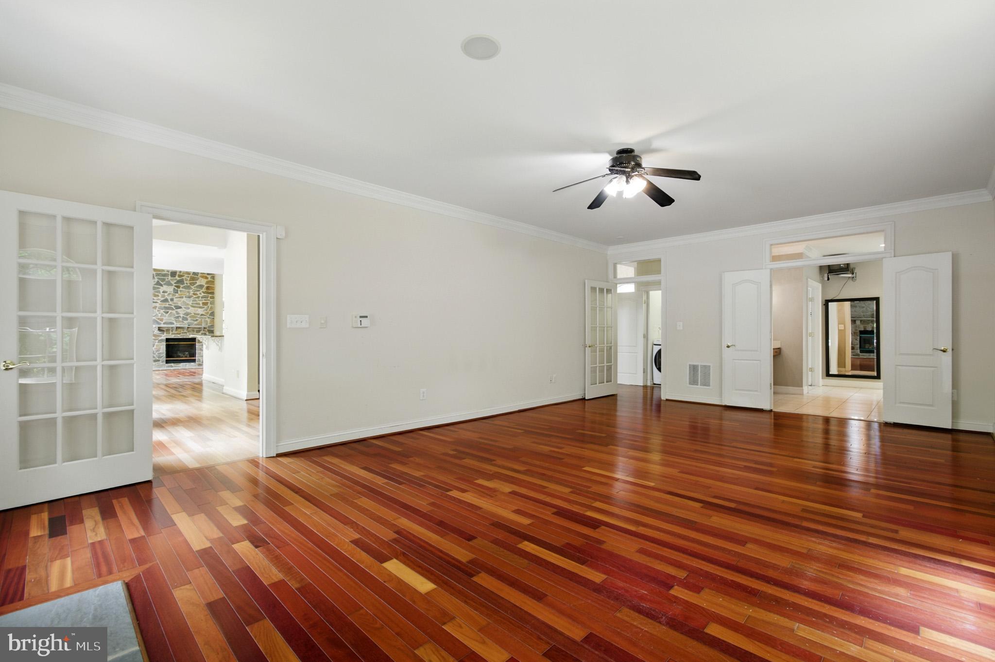 WINDSOR ESTATES - Residential