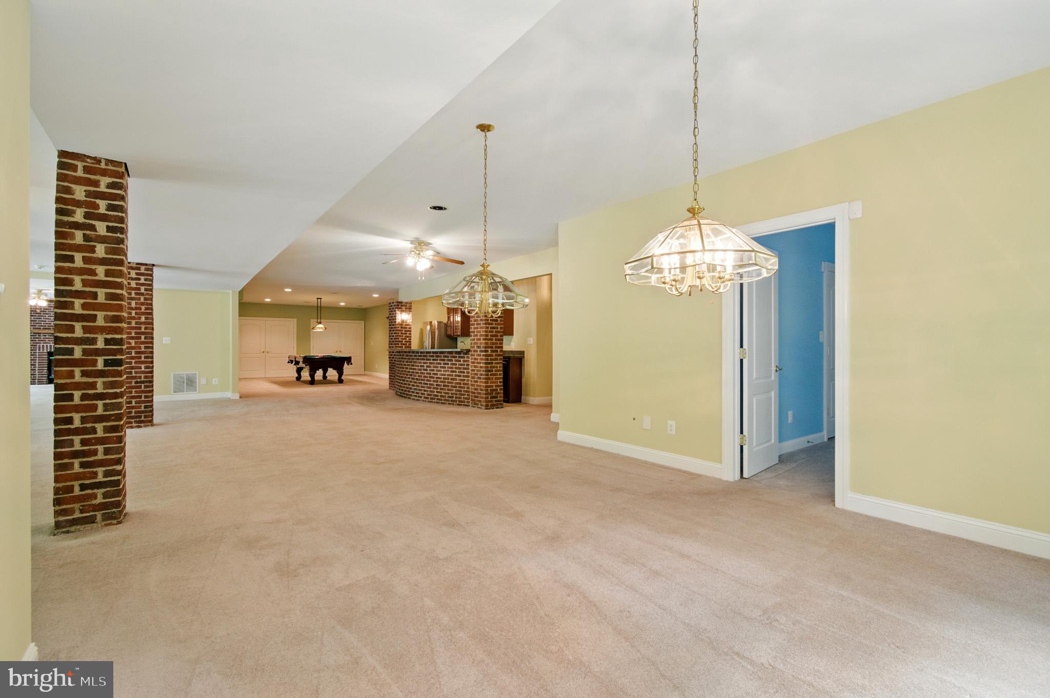 WINDSOR ESTATES - Residential