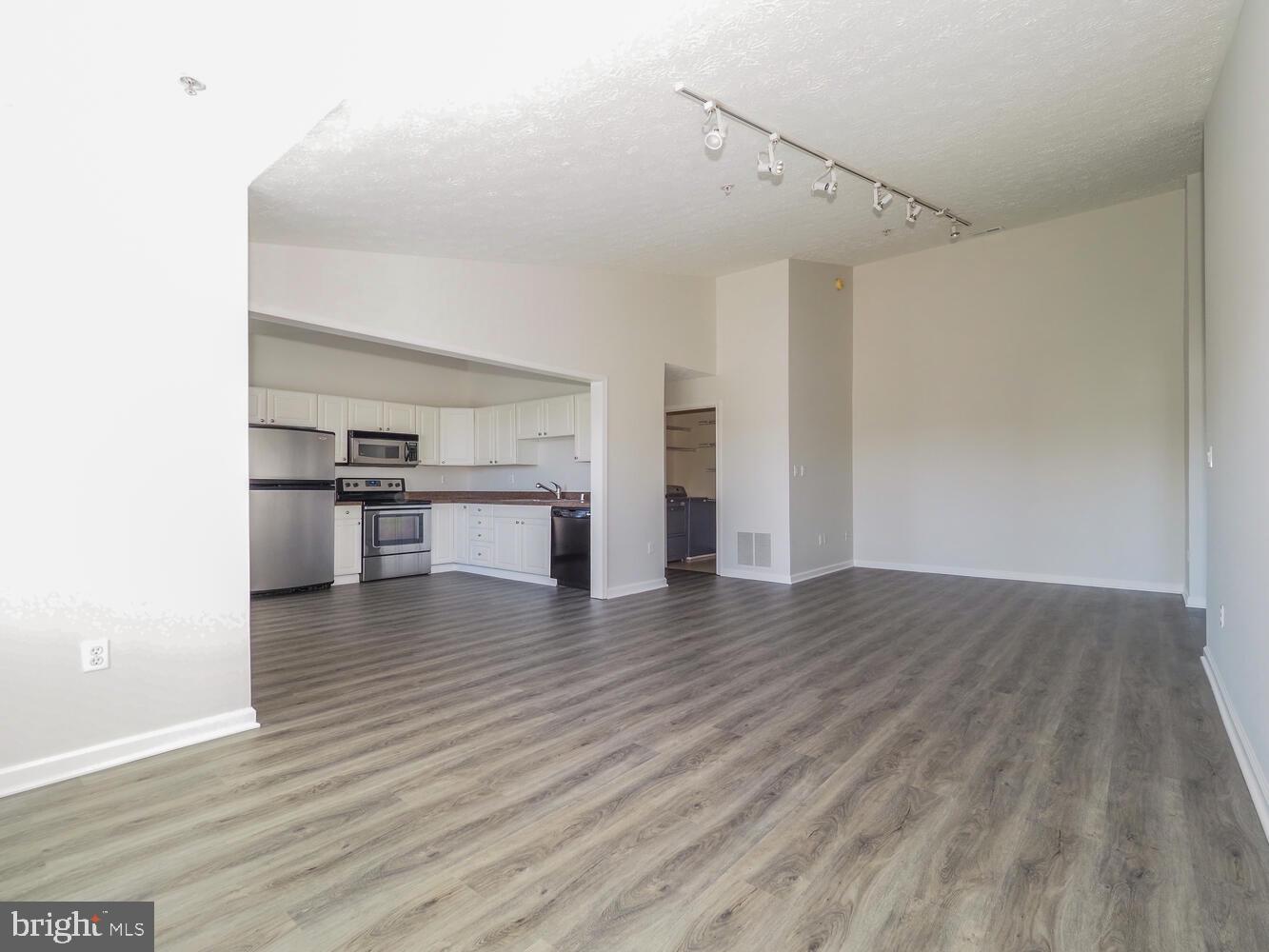 CHESTNUT GABLE - Residential