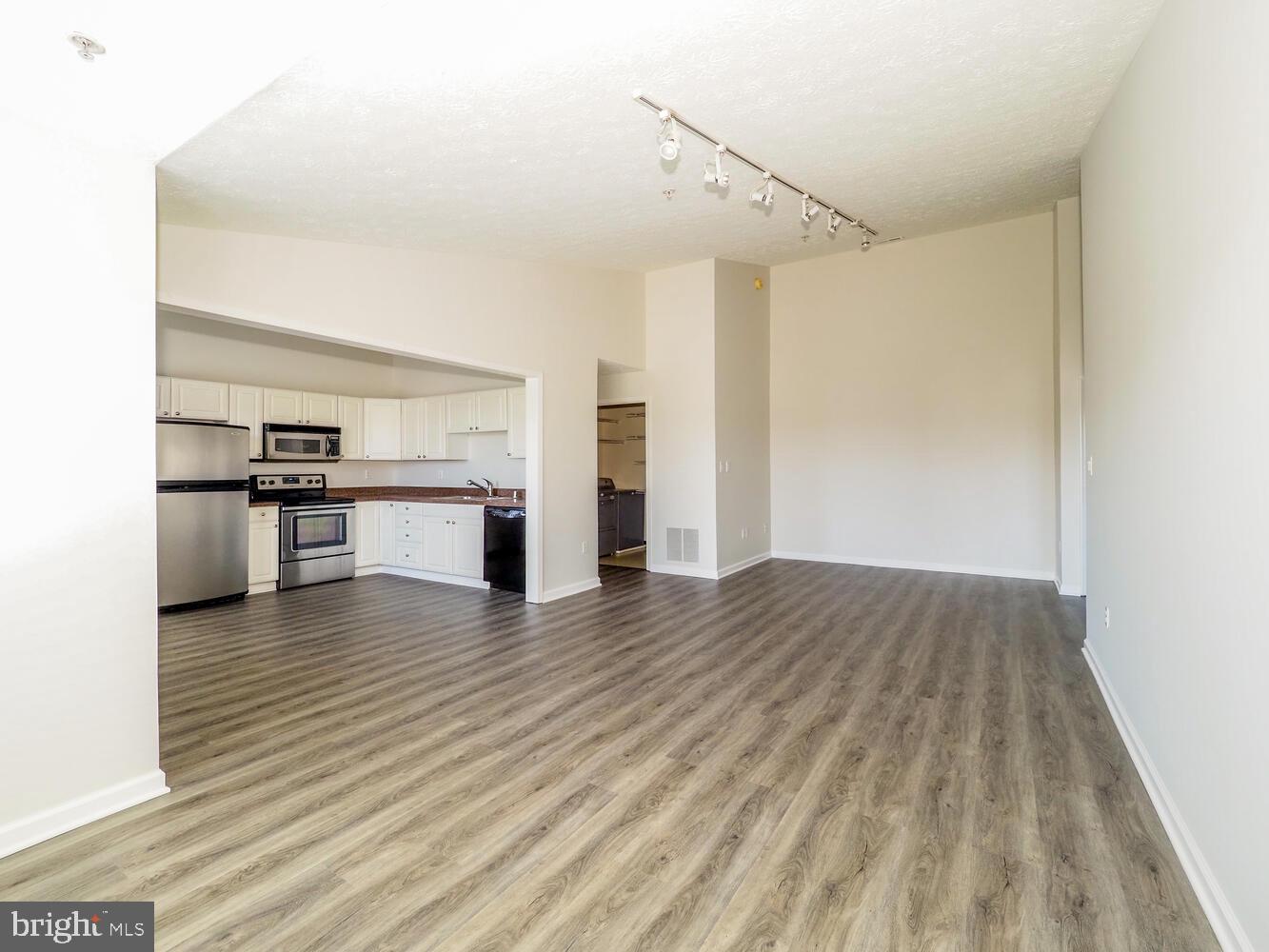 CHESTNUT GABLE - Residential