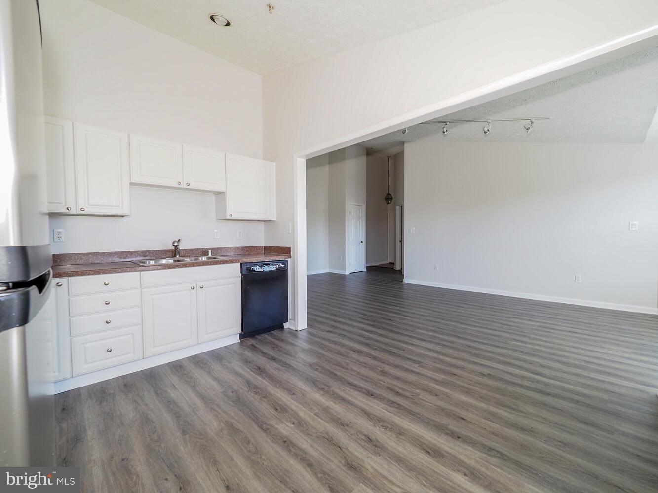 CHESTNUT GABLE - Residential