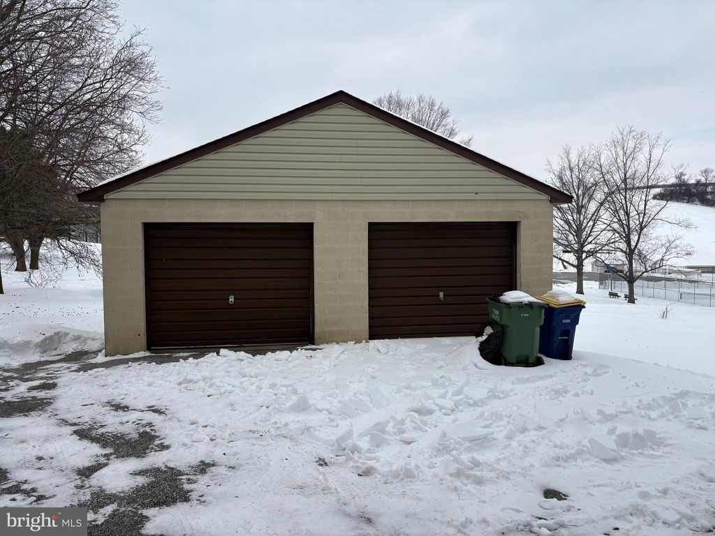 Photo of 9446 - 9448 E Springfield Road, SEVEN VALLEYS, PA 17360 (MLS # PAYK2097546)