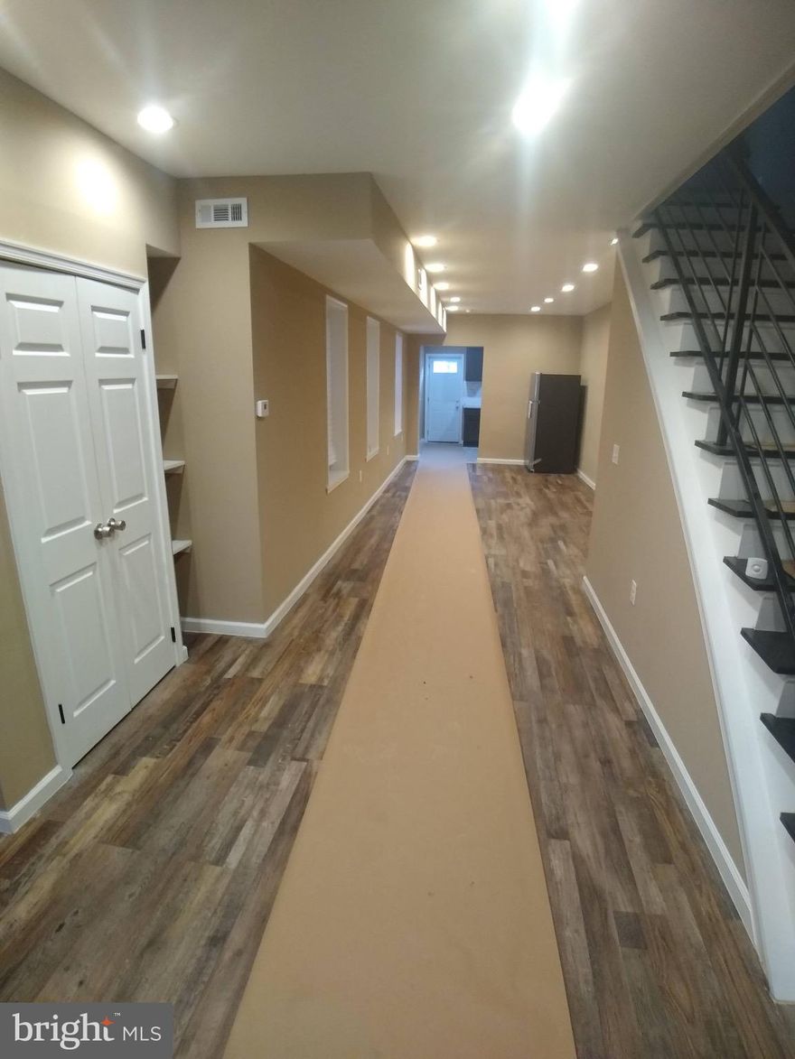 Large 3 bed home - Washer/Dryer - Central A/C - Stainless Steel Appliances - All new everything!! LARGE BACKYARD - OPEN FLOOR PLAN - 1ST FLOOR HIGH CEILINGS!!