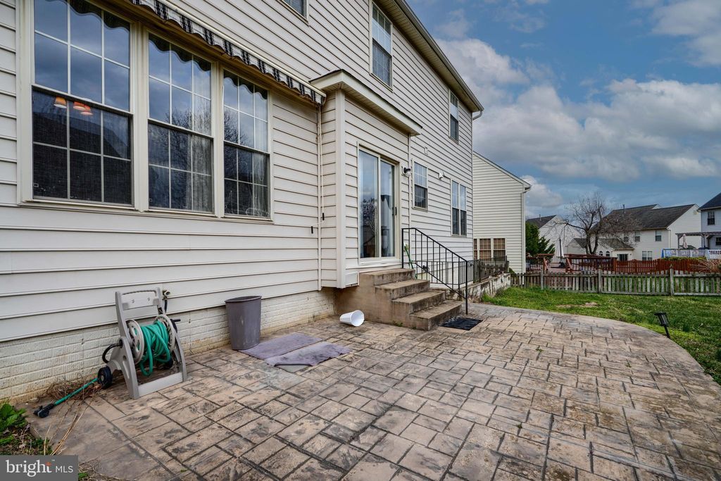 listing image 74