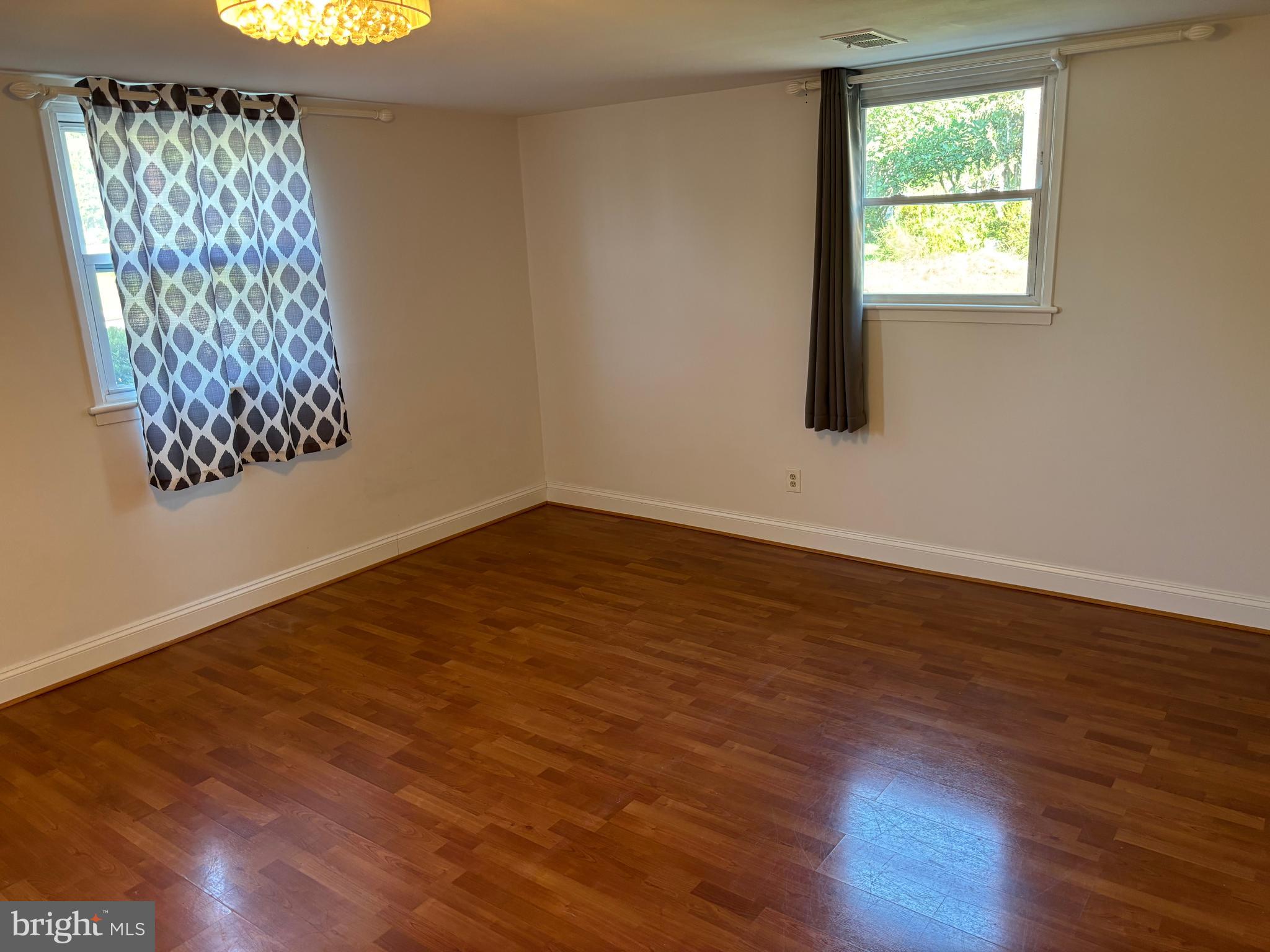 HILLSIDE MANOR - Residential Lease