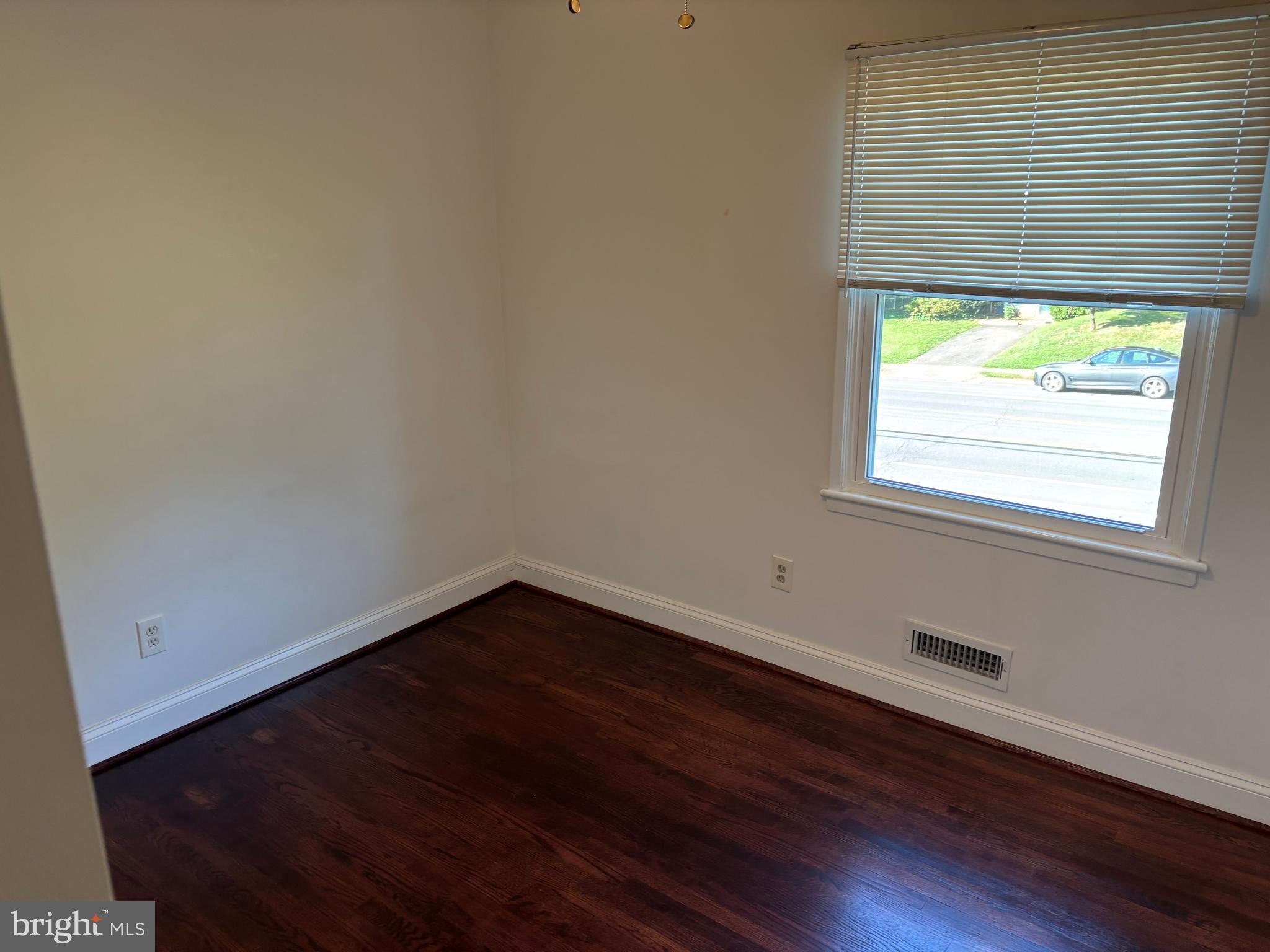 HILLSIDE MANOR - Residential Lease