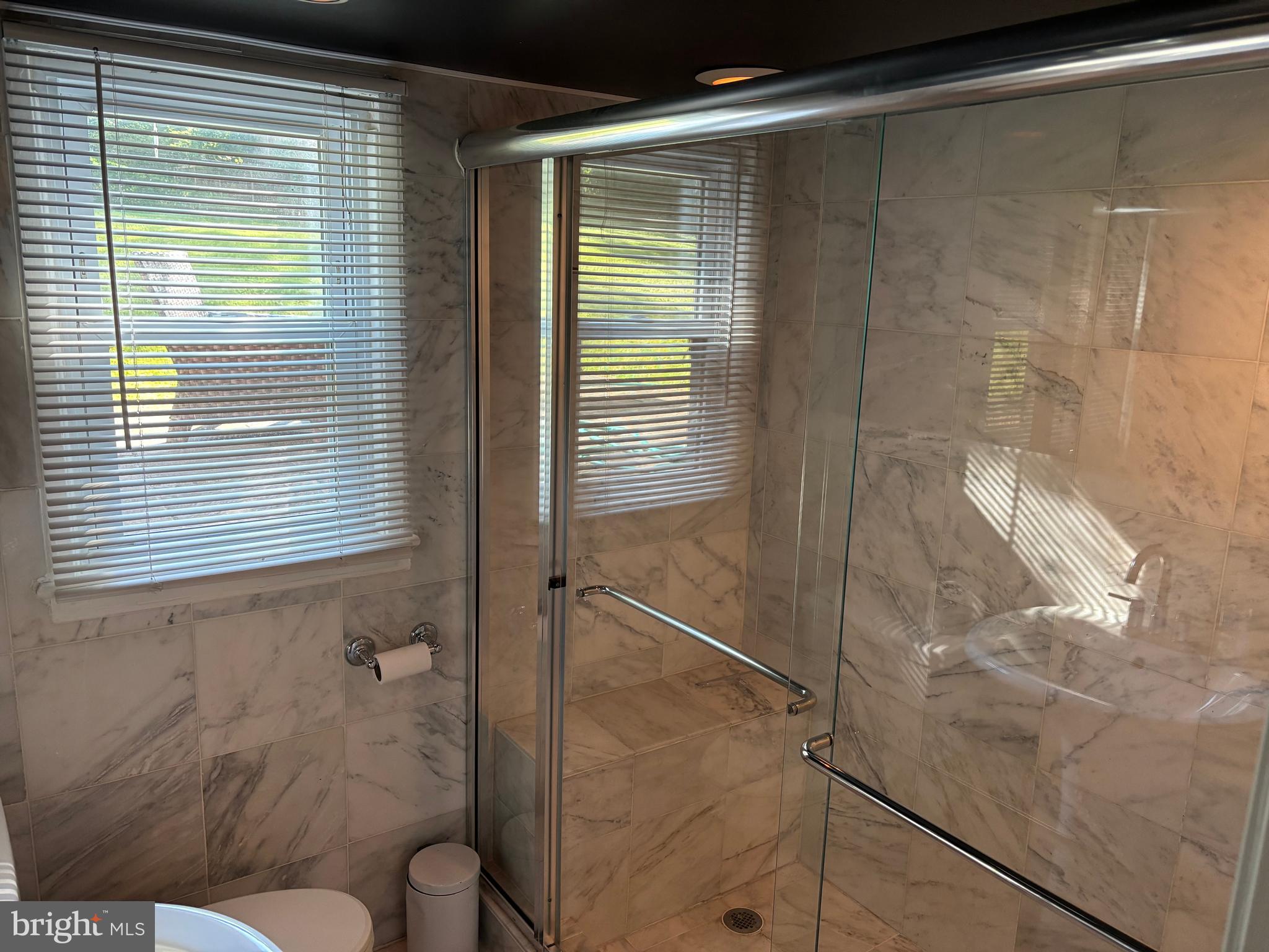 HILLSIDE MANOR - Residential Lease