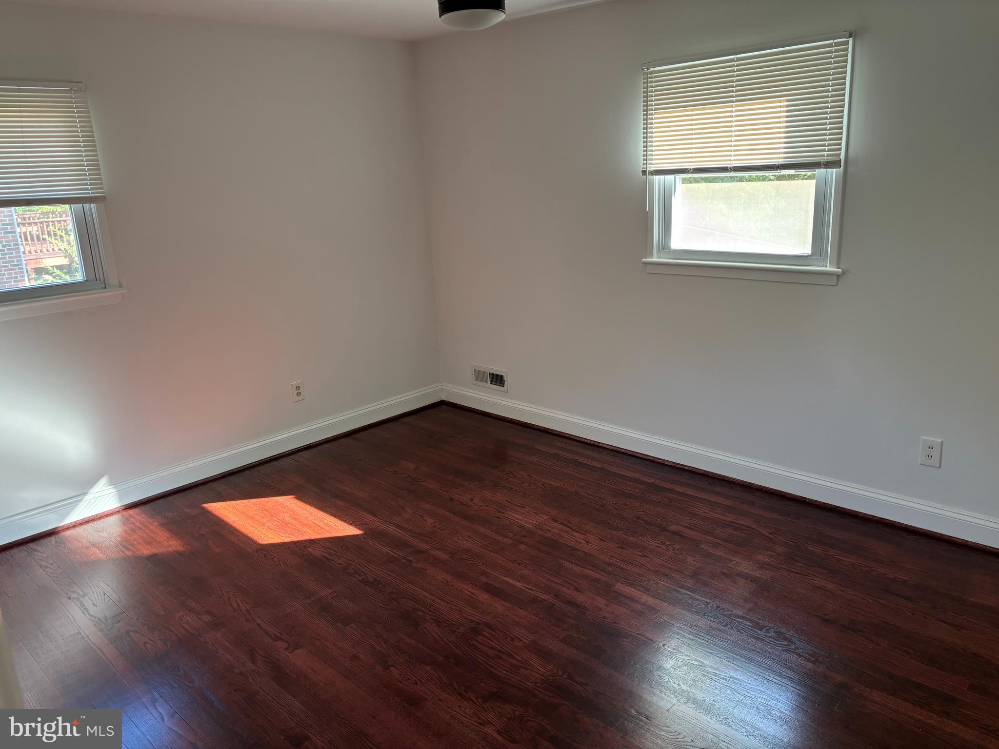 HILLSIDE MANOR - Residential Lease