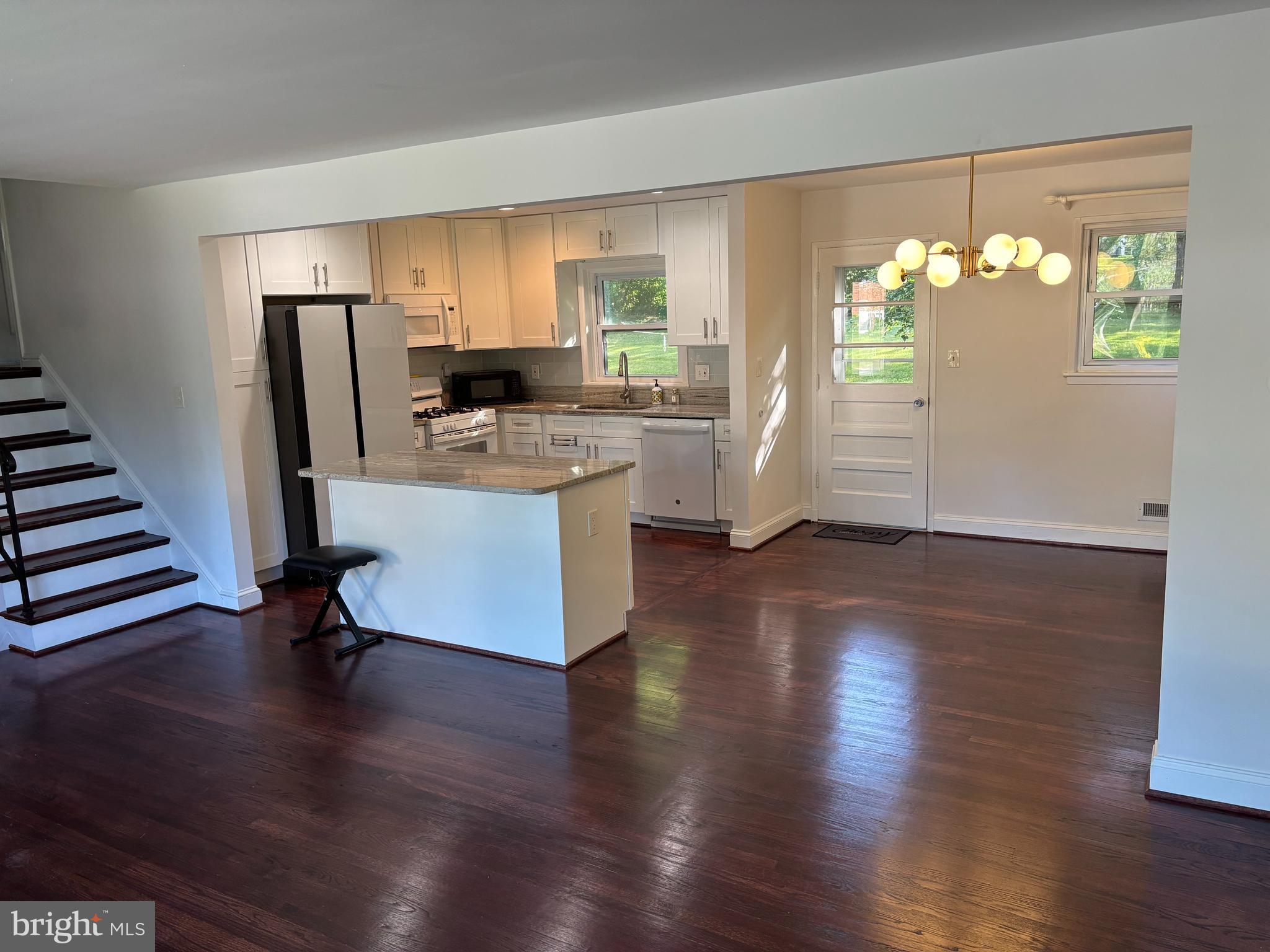 HILLSIDE MANOR - Residential Lease